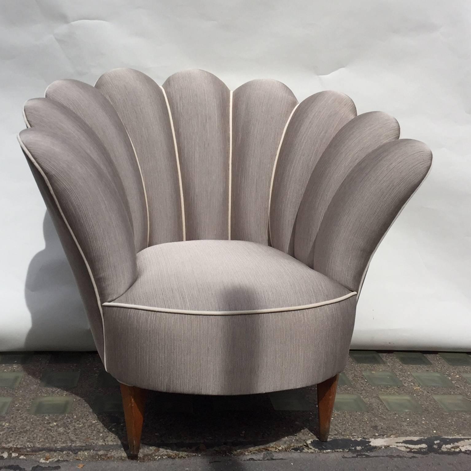 20th Century 1950s Italian Pair of Elegant Armchairs