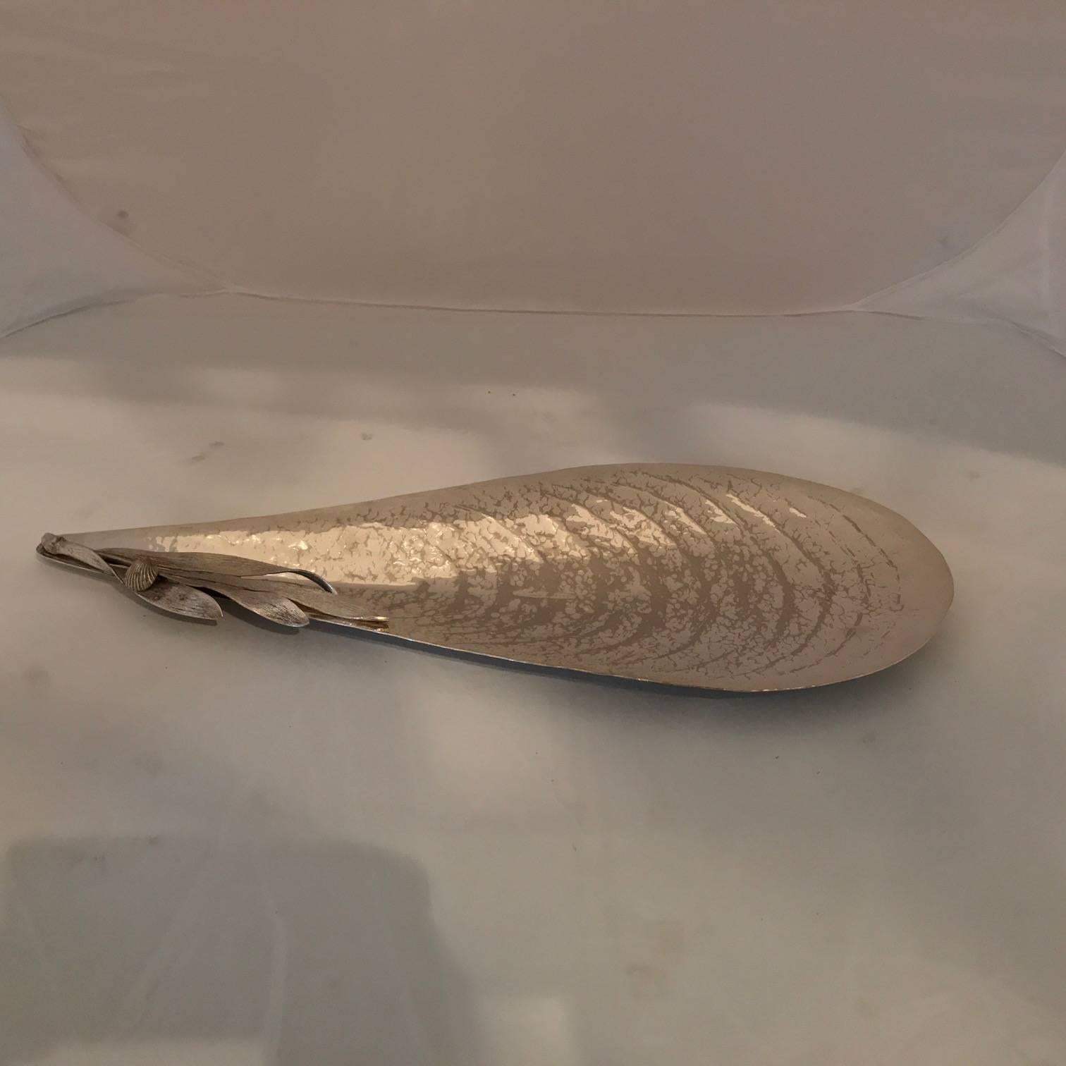 20th Century Hand-Hammered and Silver Plated Centrepiece in the Shape Palm Leaf, 1970s For Sale
