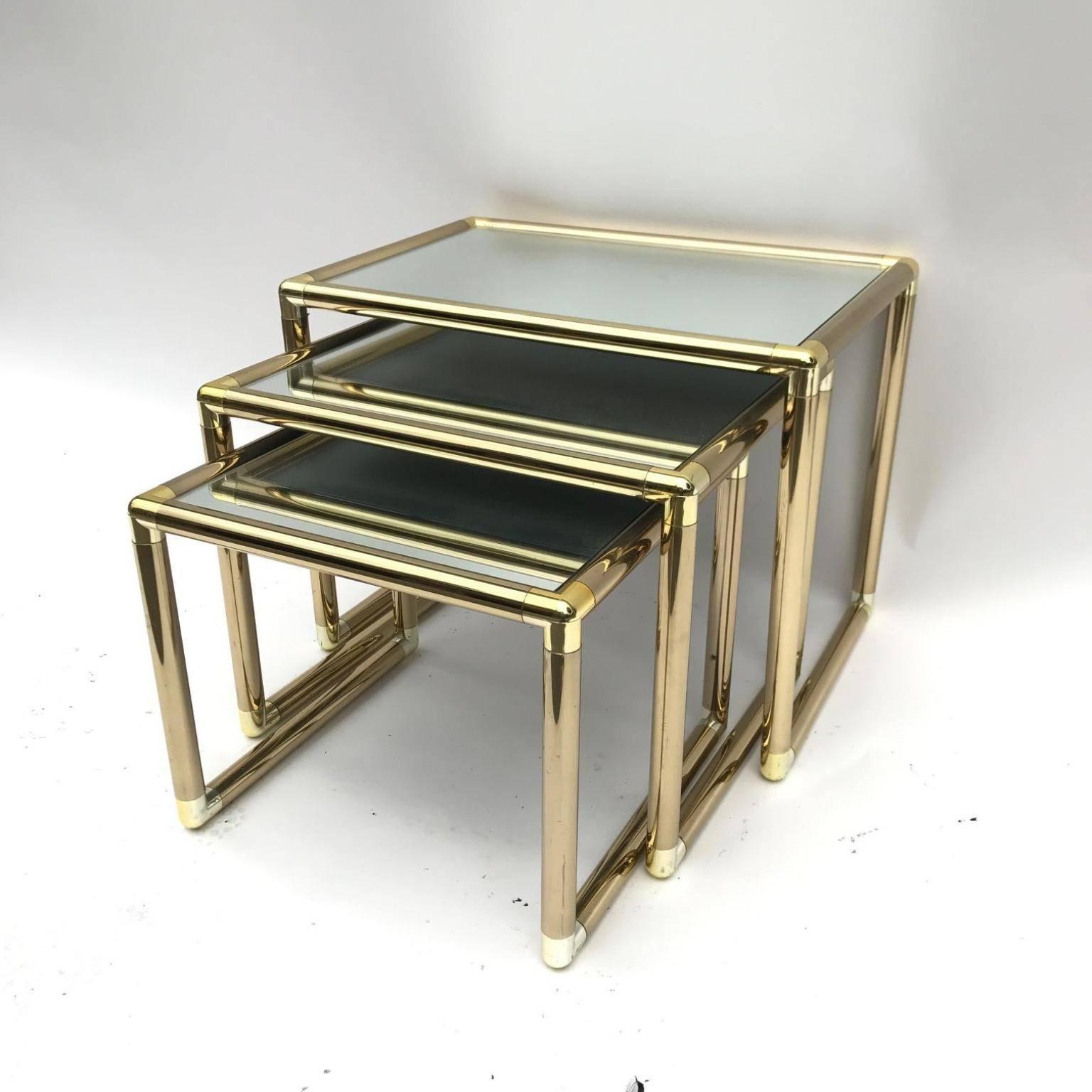 Mid-20th Century Italian 1960s Vintage Nesting Tables For Sale