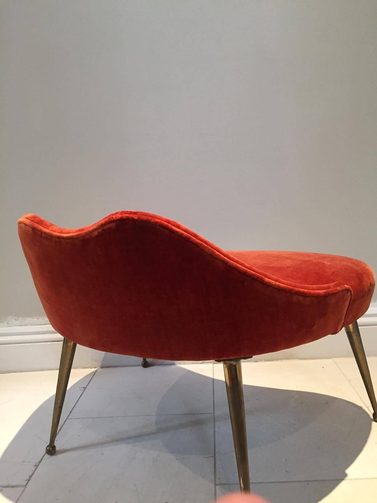 Italian 1950s Vintage Stool in the Shape of the Lips In Excellent Condition In London, GB