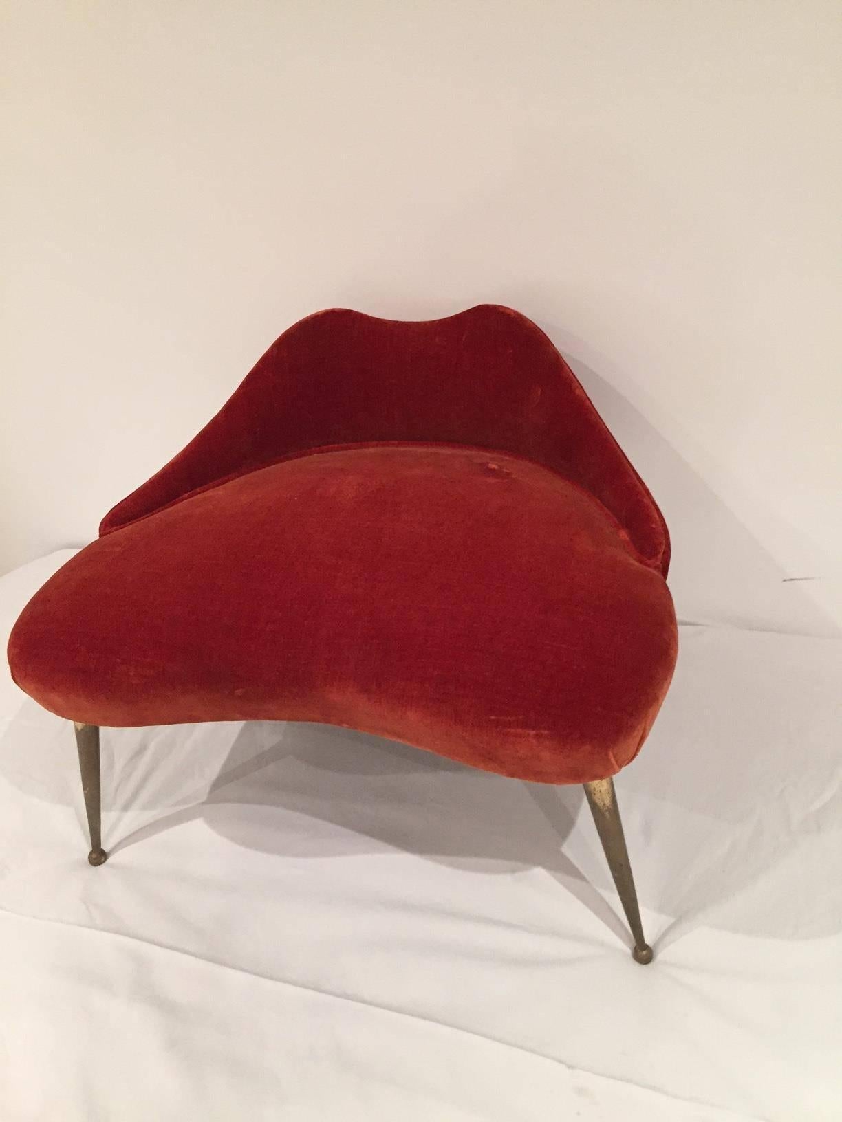 Italian 1950s Vintage Stool in the Shape of the Lips 2