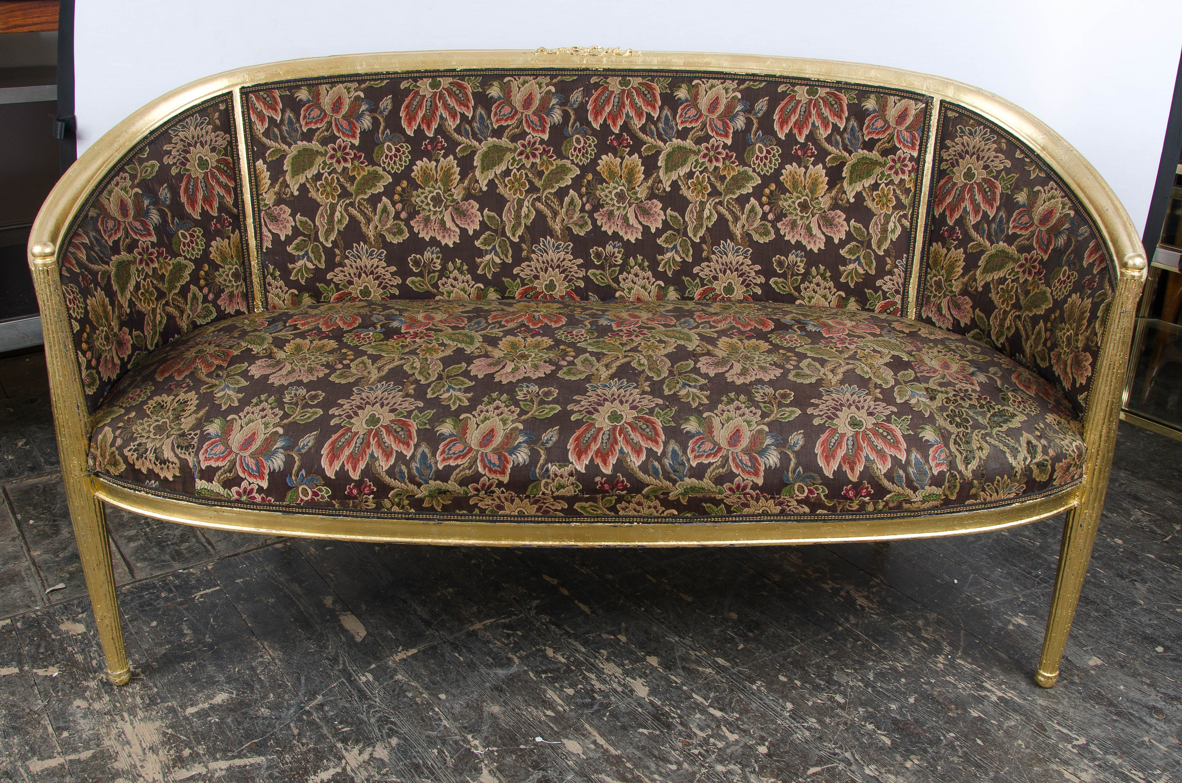 Italian 20's three piece suite with gilt wooden frame For Sale