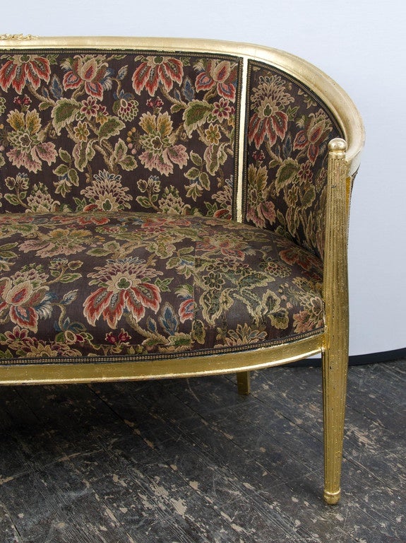 Italian 20's three piece suite with gilt wooden frame In Good Condition For Sale In London, GB