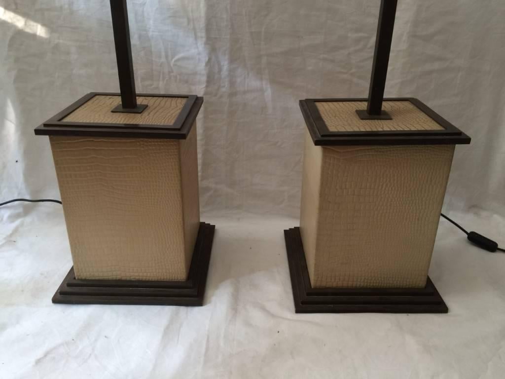 Italian Pair of 1970's brass and leather table lamps For Sale