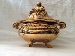 A Borghese Soup tureen in Gold Ceramic