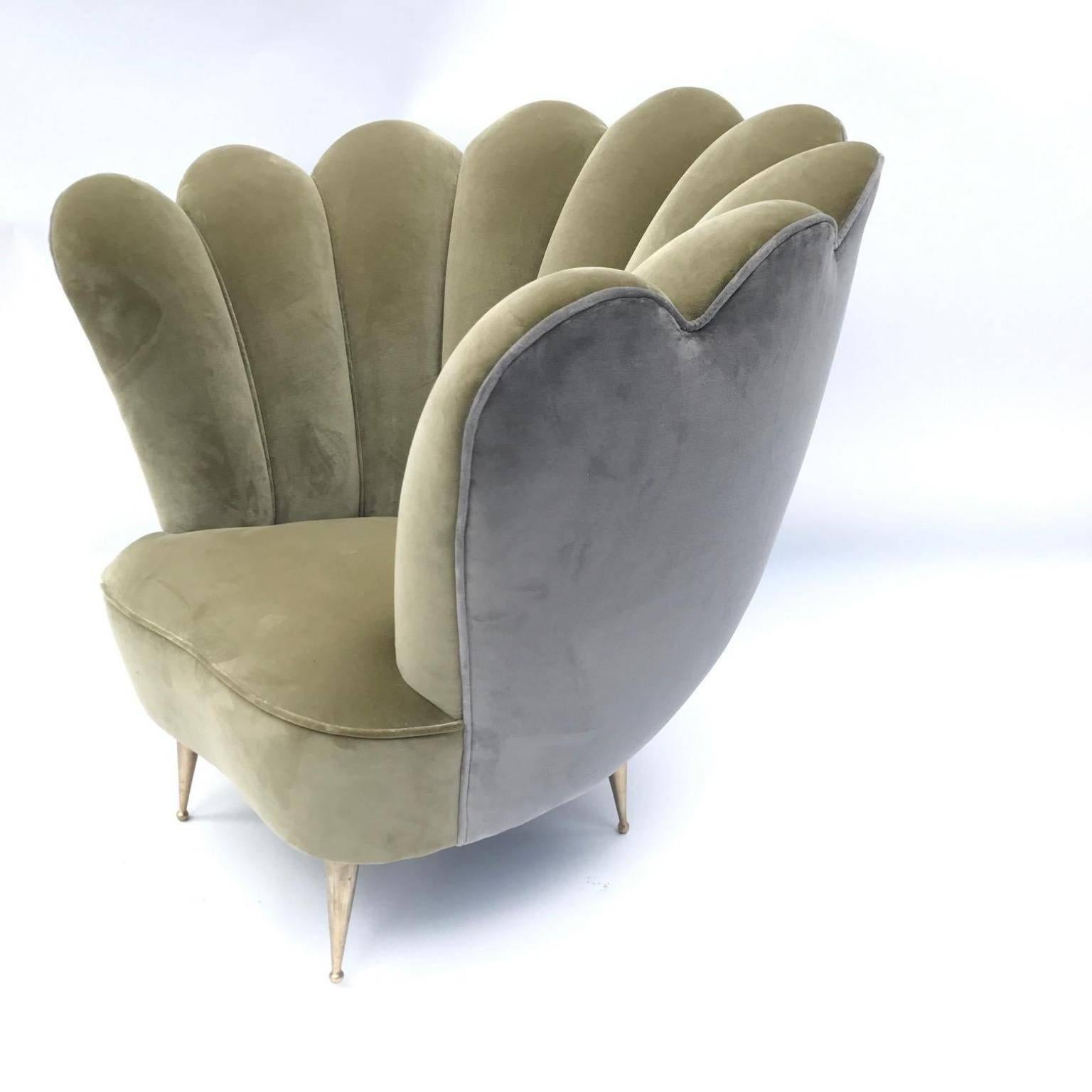 Vintage a pair of flora armchairs in the shape of the flower reupholstered in green and grey velvet on the brass feet, Italian, 1950s.