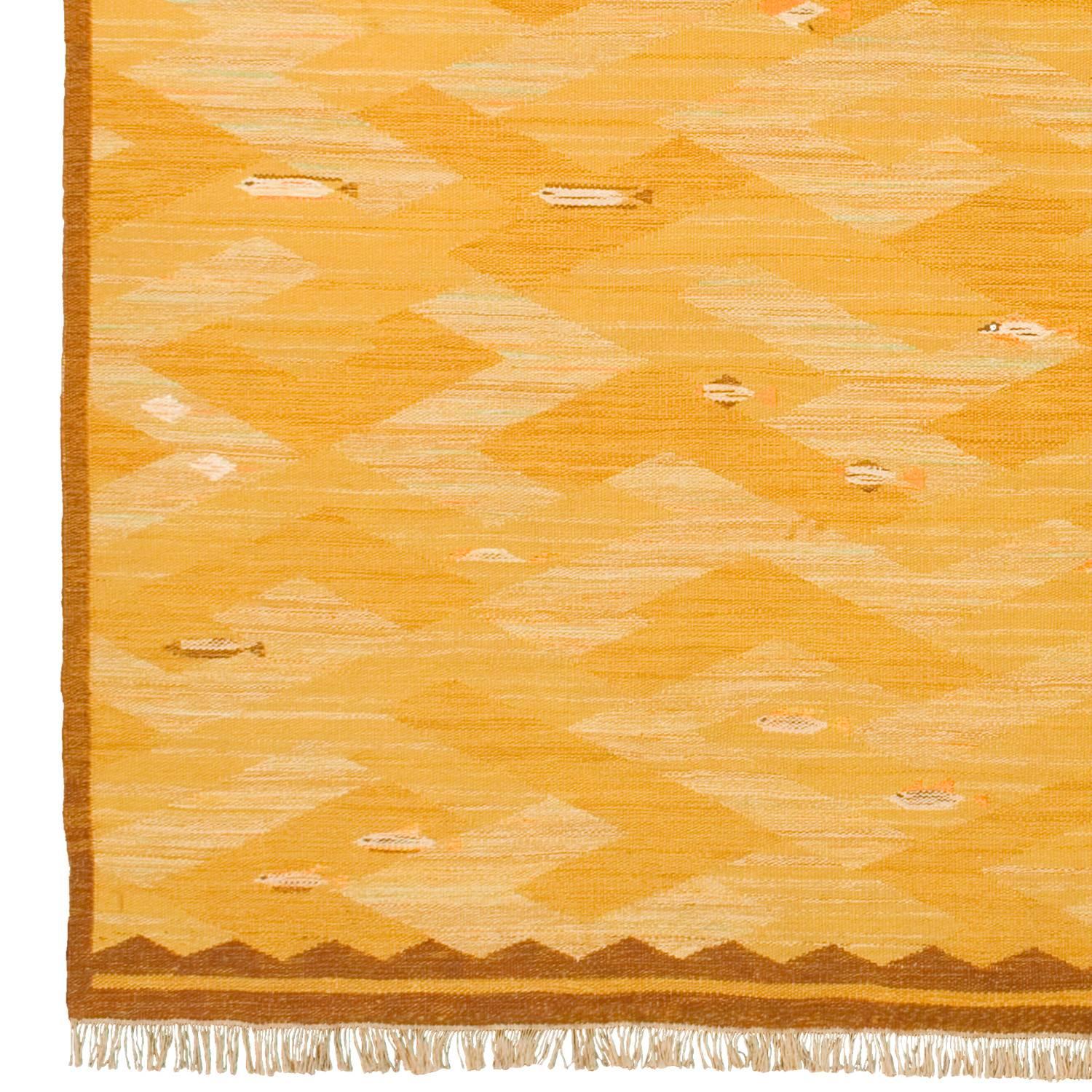 Schwedischer Flachgewebeteppich „Fiskar“ aus dem 20. Jahrhundert von Elsa Fullberg im Zustand „Hervorragend“ im Angebot in New York, NY