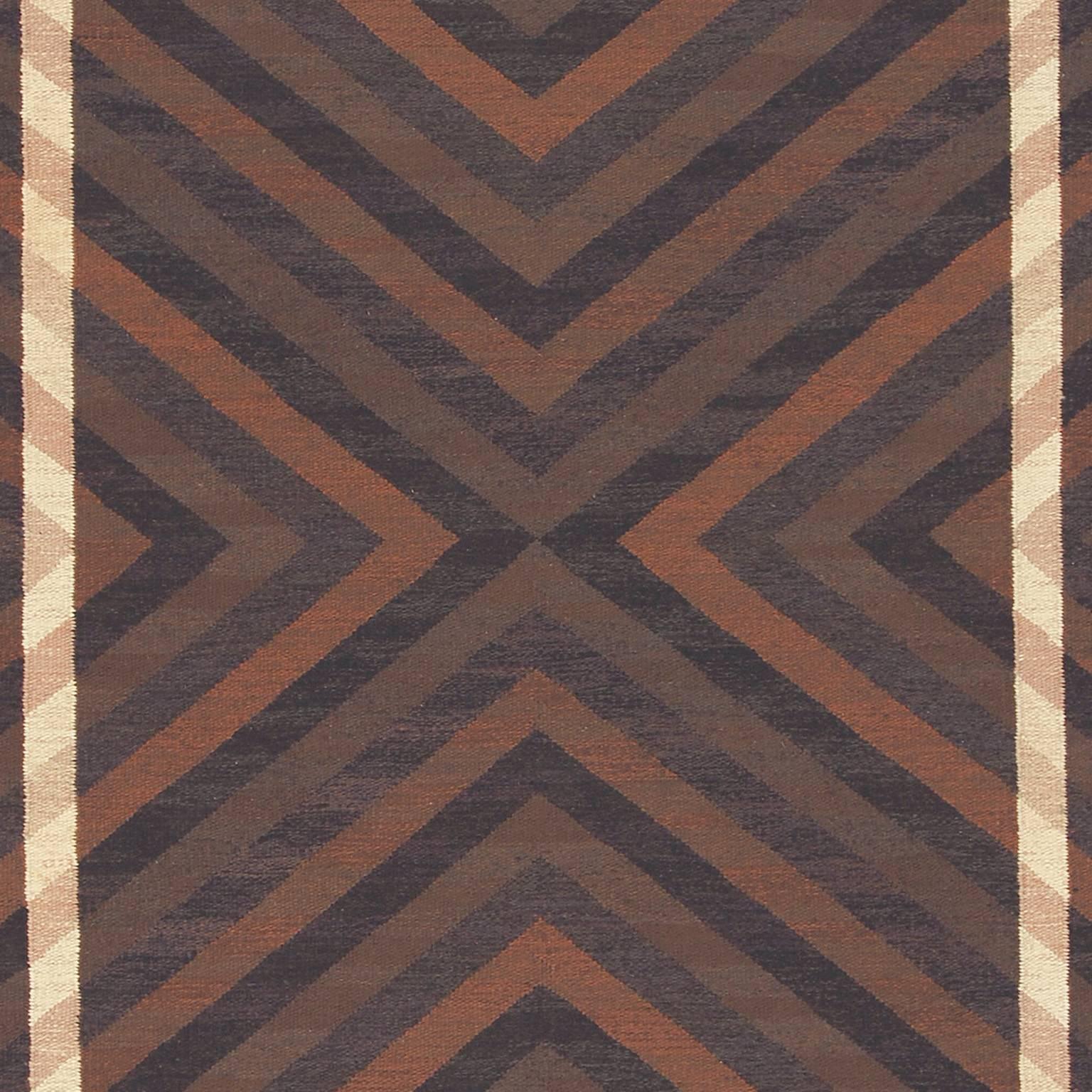 Mid-20th Century Swedish Flat-Weave Carpet In Good Condition For Sale In New York, NY