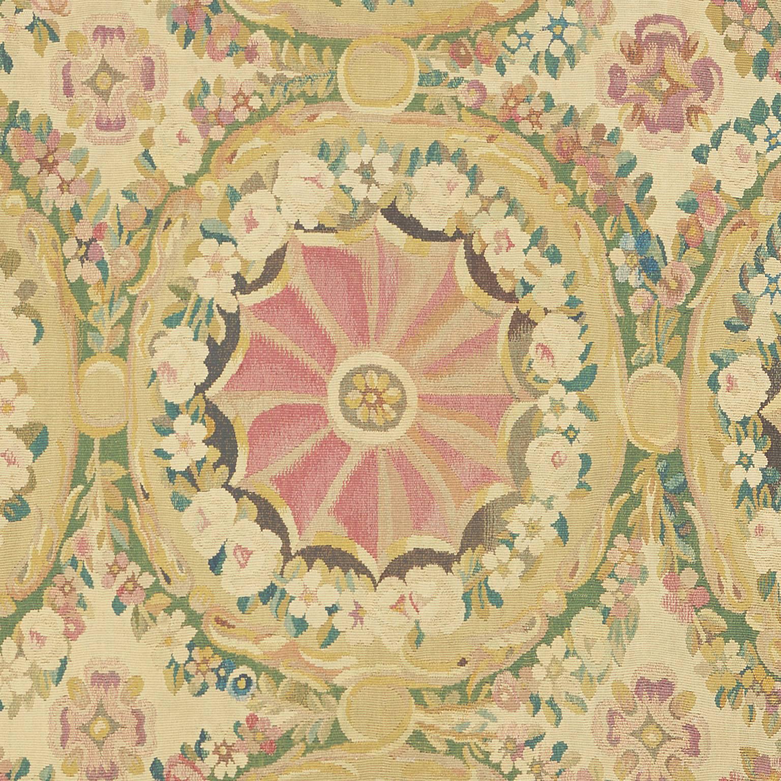 Early 20th Century Aubusson Carpet In Good Condition For Sale In New York, NY