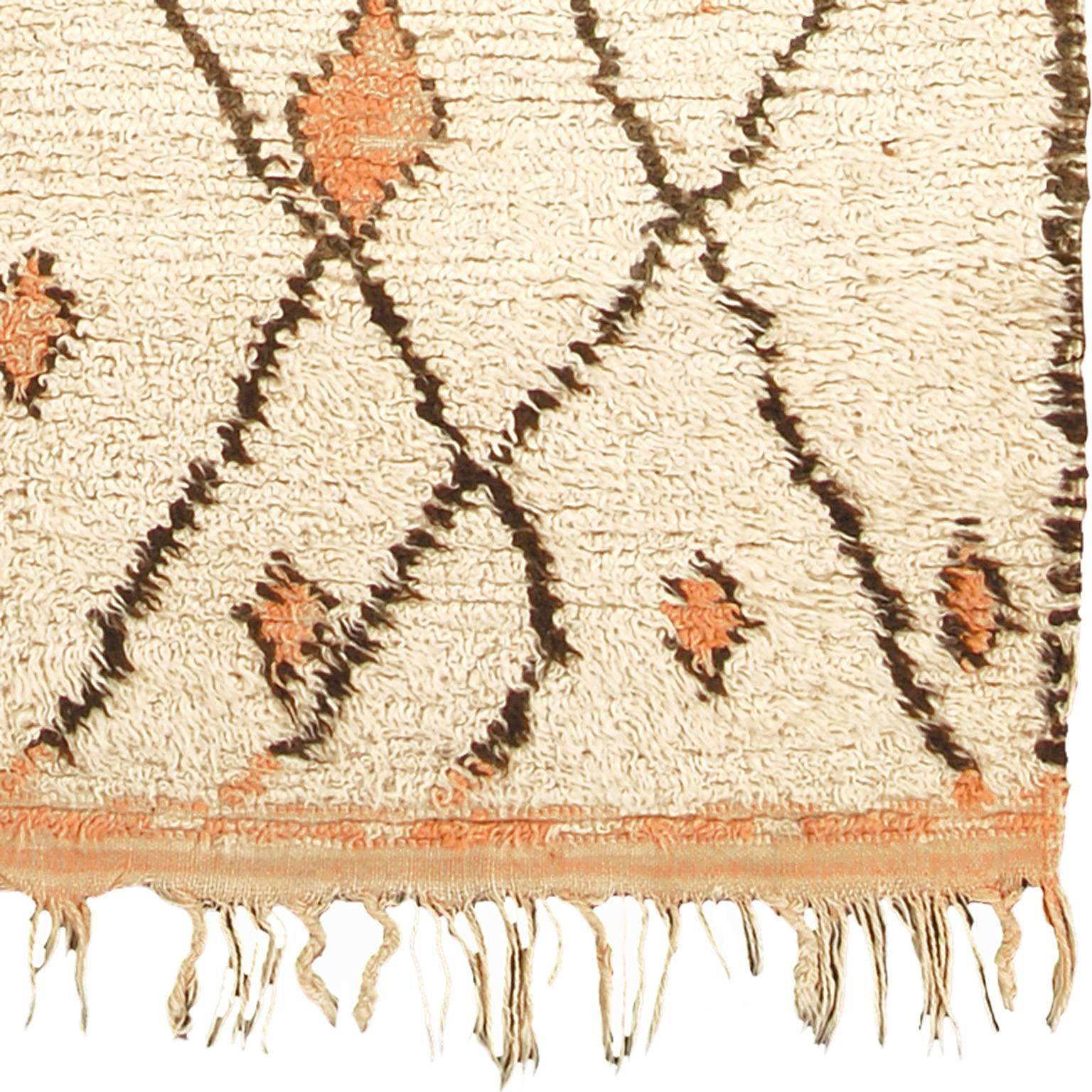 Wool Mid-20th Century Beni Ouarain Carpet For Sale