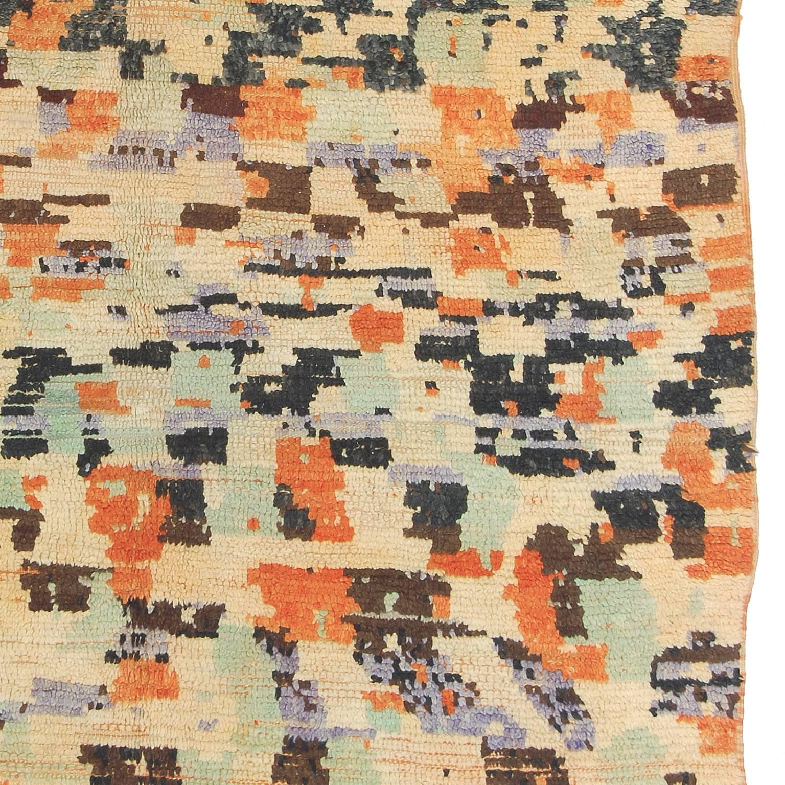 Mid-20th Century Berber Carpet In Good Condition For Sale In New York, NY