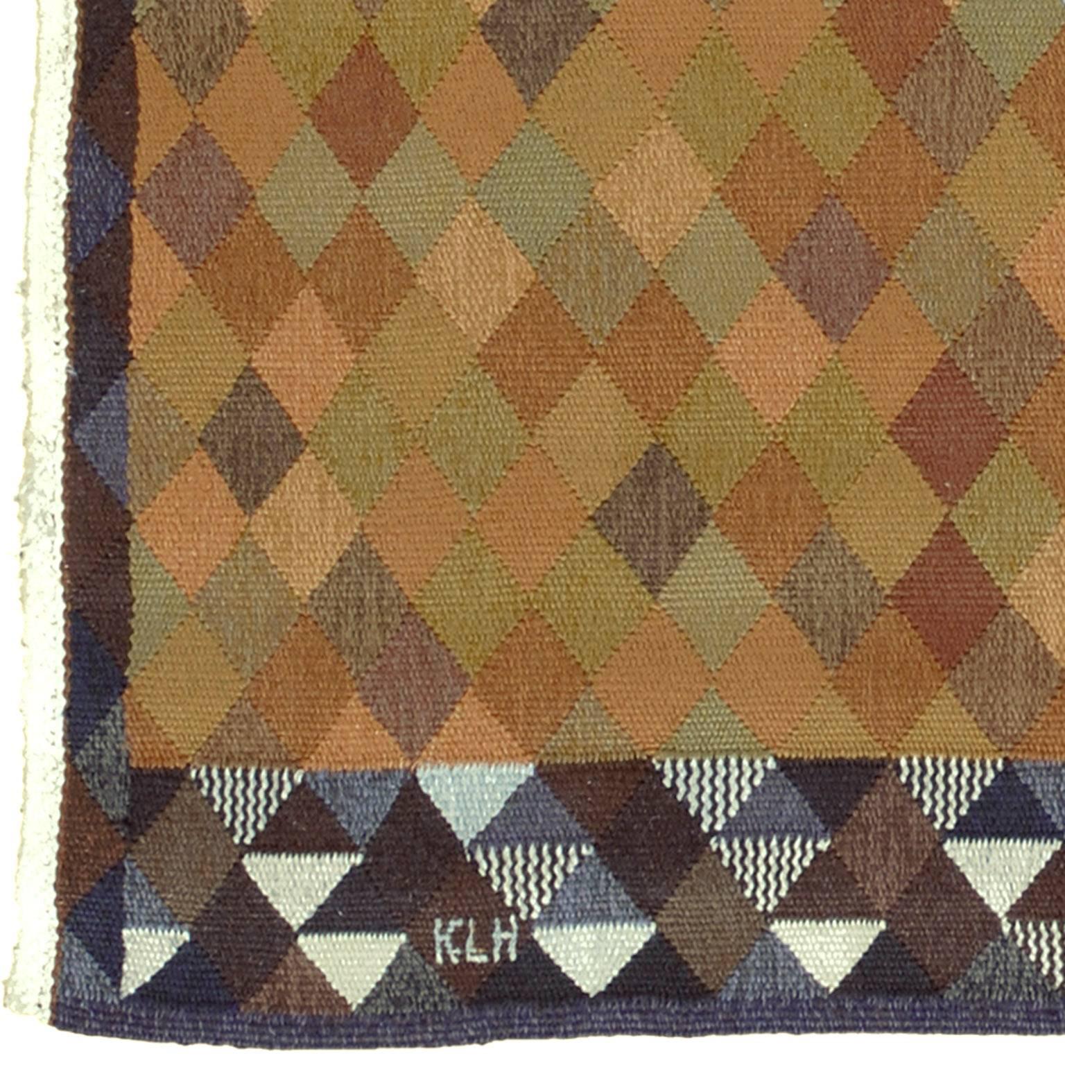20th century Swedish flat-weave carpet. Initialed: KLH VN (Kristianstads Läns Hemslöjd, Veronika Nilsson).