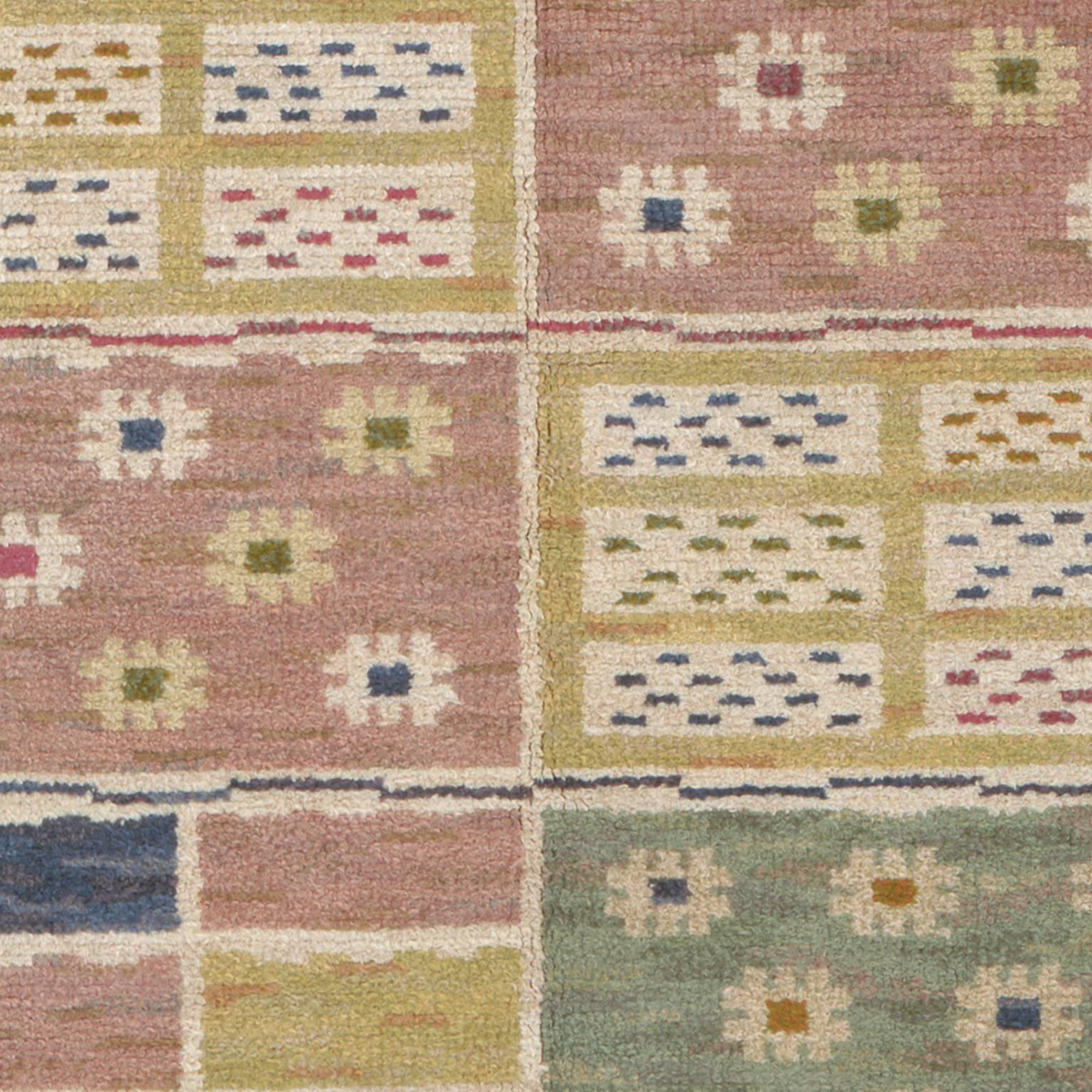 Mid-20th Century Swedish Pile Carpet by Märta Måås-Fjetterström In Good Condition For Sale In New York, NY