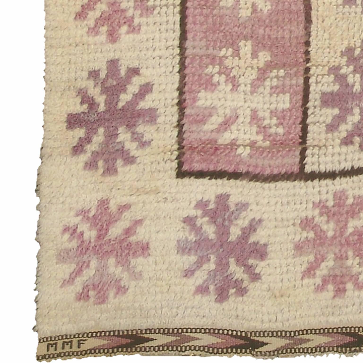 Tappeto a pelo svedese della metà del XX secolo.
Svezia 1940 ca.
tessuto a mano
Siglata: MMF (Märta Måås-Fjetterström).