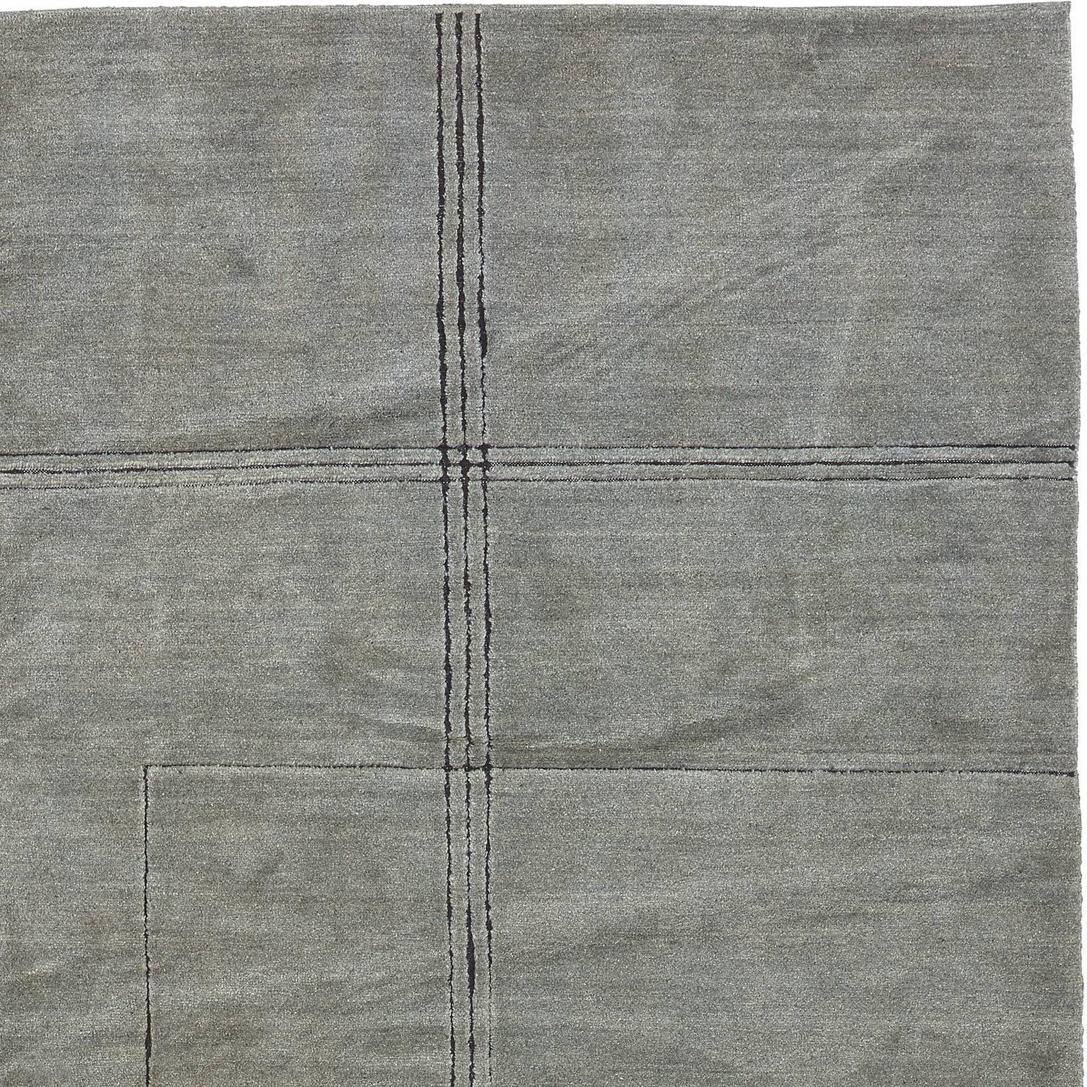 Contemporary 'Marion' Carpet
Grey or black lines.
