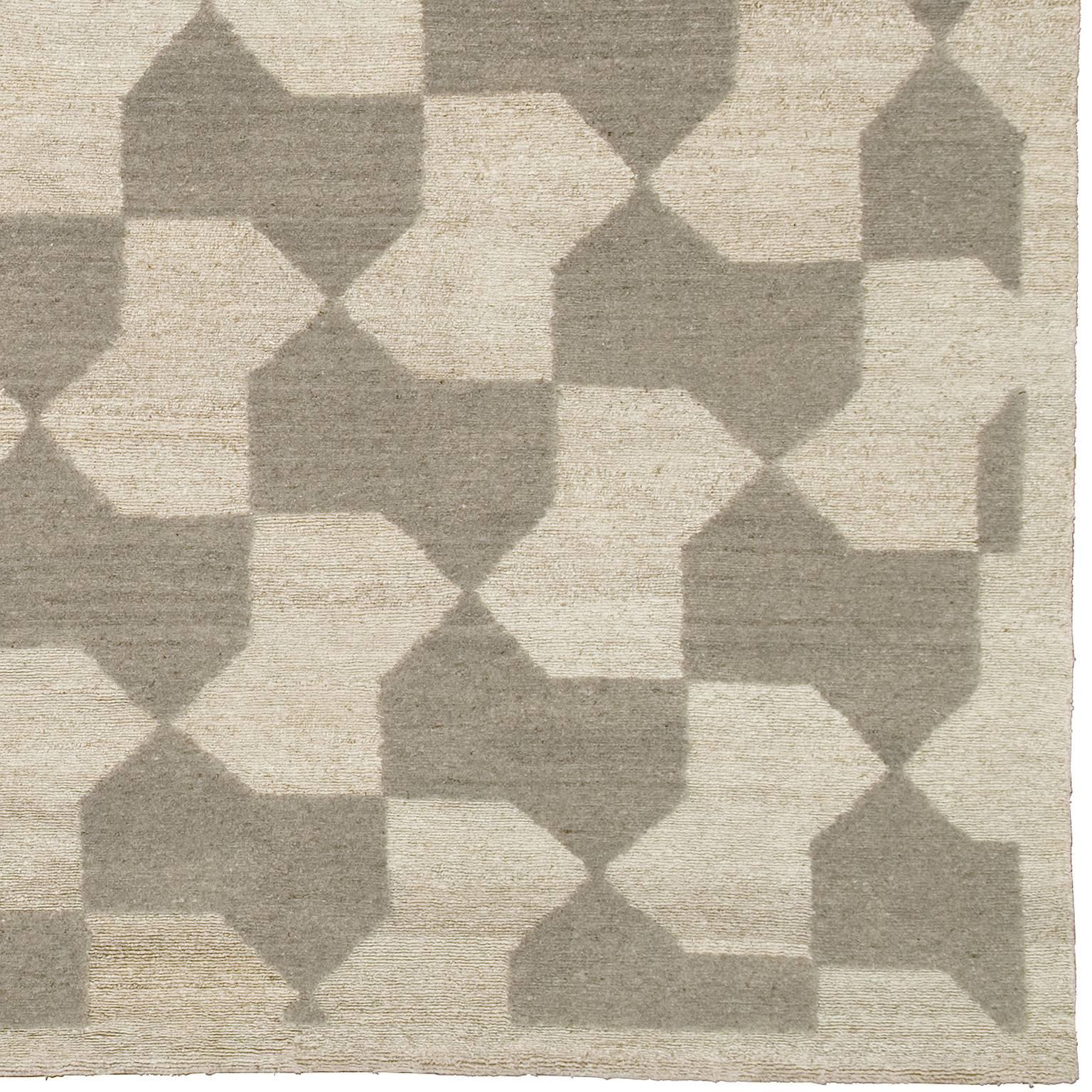 Contemporary 'Bow Tie' Carpet
Two levels, cut pile and loop. Salu wool (cut pile) + Nettle (loop).
