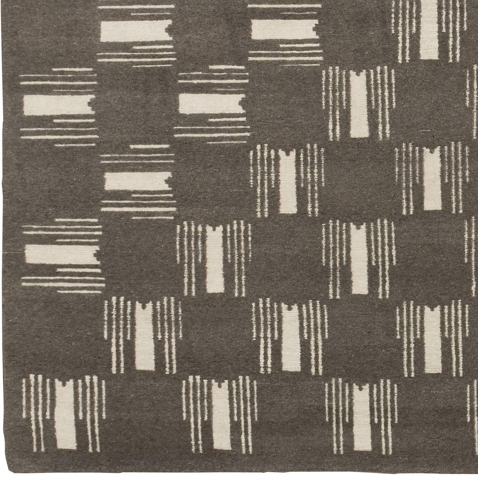 Contemporary 'Frank' Carpet
Two levels, cut pile and loop.
Cut pile: Salu wool.
Loop: Bleached NZ wool.
handwoven