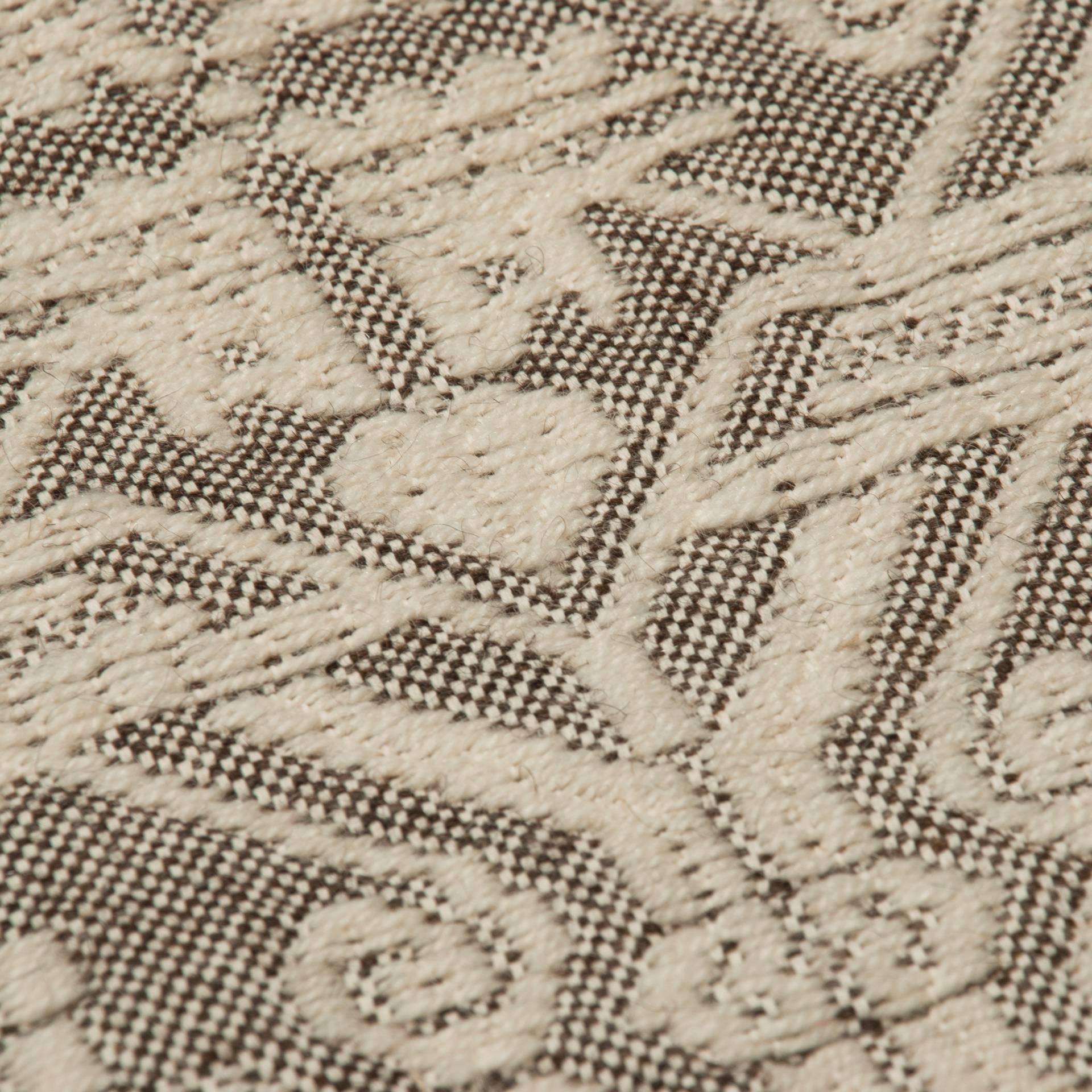 'Tauledda-Sa Ide' (IF-310).
Italian contemporary carpet, 
Sardegna, Italy. 
circa 2009.
Hand-woven rug.
80% dark grey and white wool and 20% cotton (Ecru Warp).
Available in custom sizes.

The ‘pibiones’ hand-weaving technique creates motifs