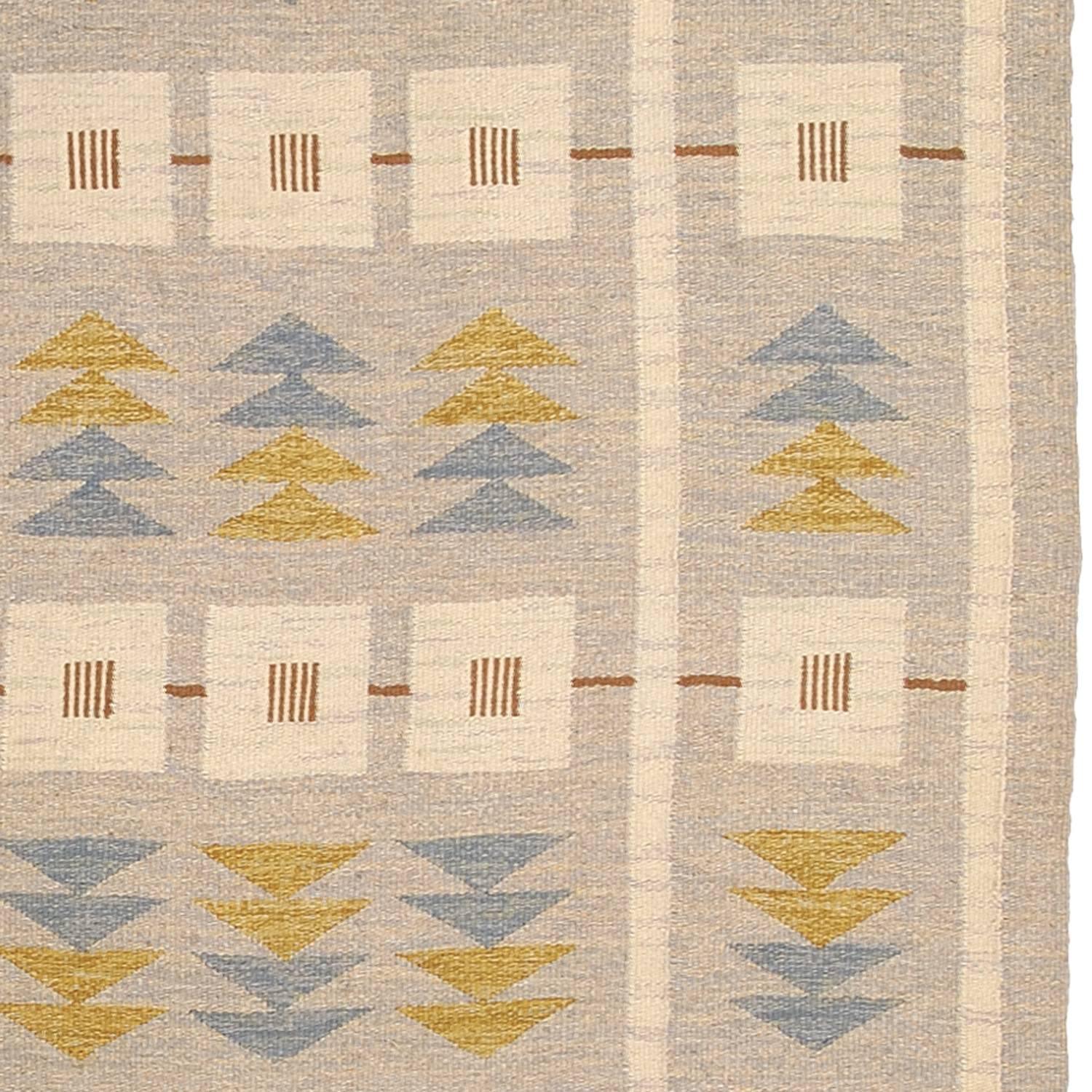 20th Century Swedish Flat-Weave Carpet In Excellent Condition For Sale In New York, NY