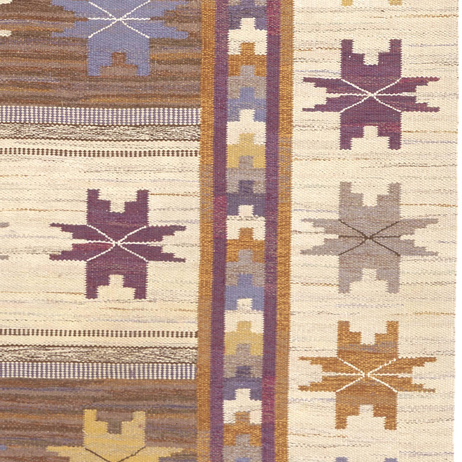 Schwedischer Teppich im Vintage-Stil von Marta Maas-Fjetterström im Zustand „Gut“ im Angebot in New York, NY