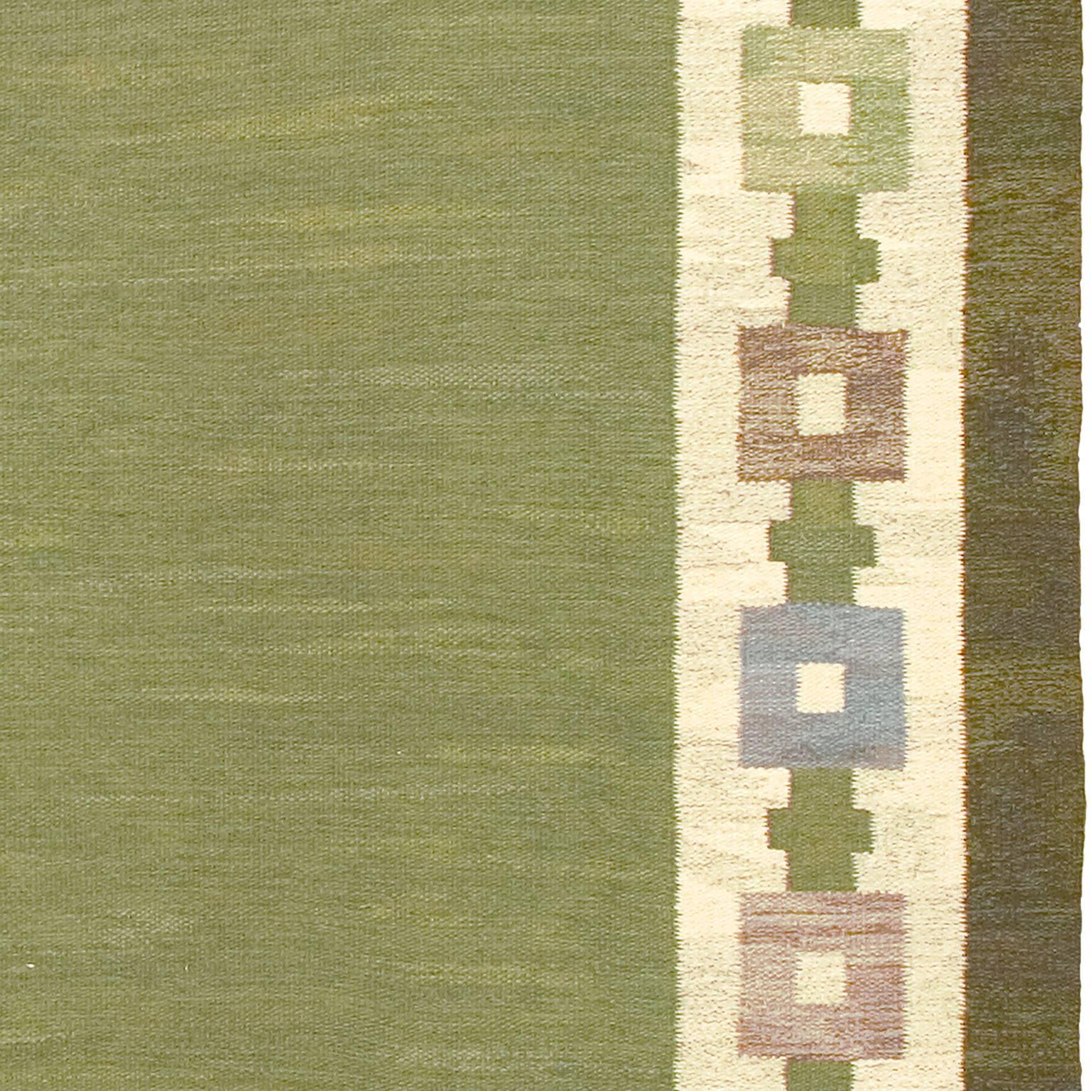 Mid-20th Century Swedish Flat Weave Carpet In Good Condition For Sale In New York, NY