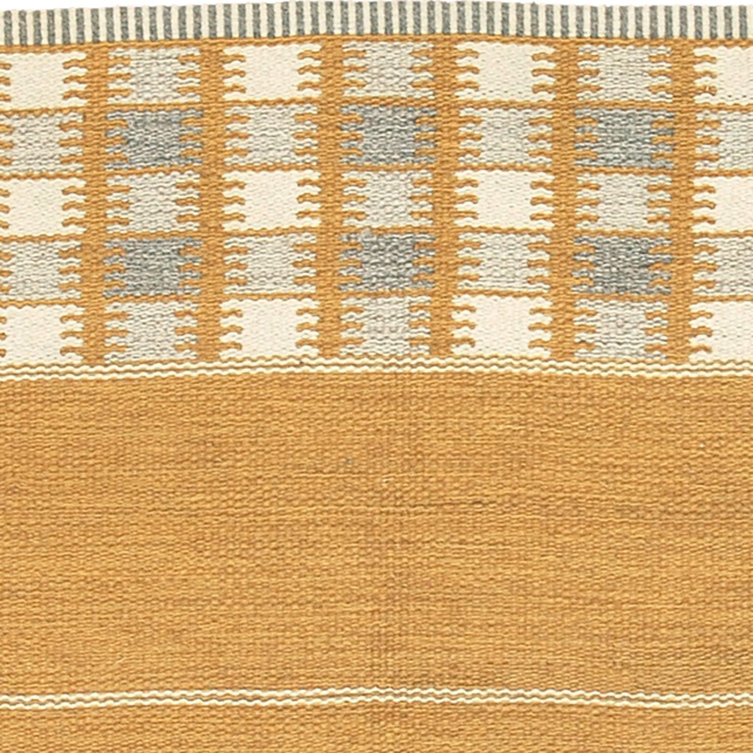 Hand-Woven Mid-20th Century Double Sided Swedish Flat Weave Carpet For Sale