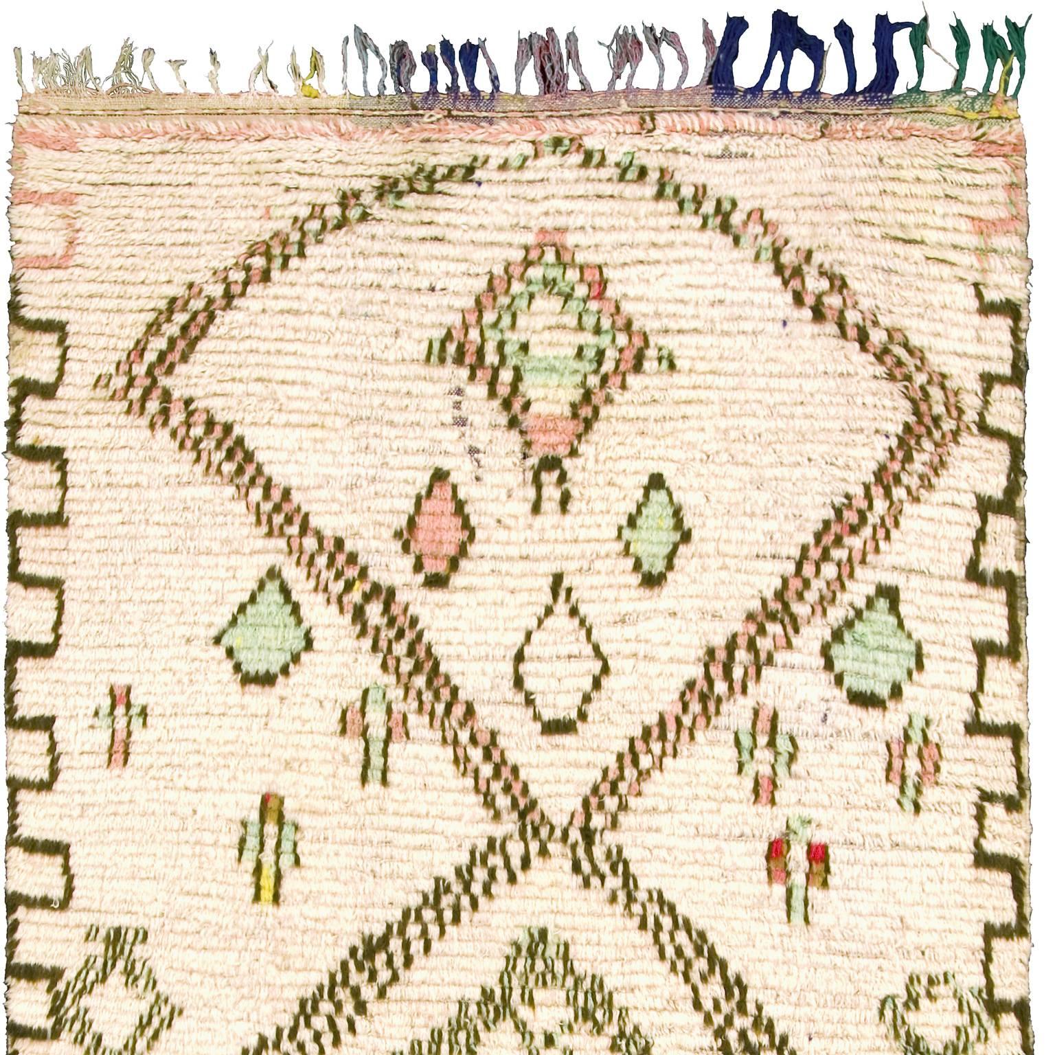 Marokkanischer Beni Ouarain-Teppich aus der Mitte des 20. Jahrhunderts im Zustand „Gut“ im Angebot in New York, NY