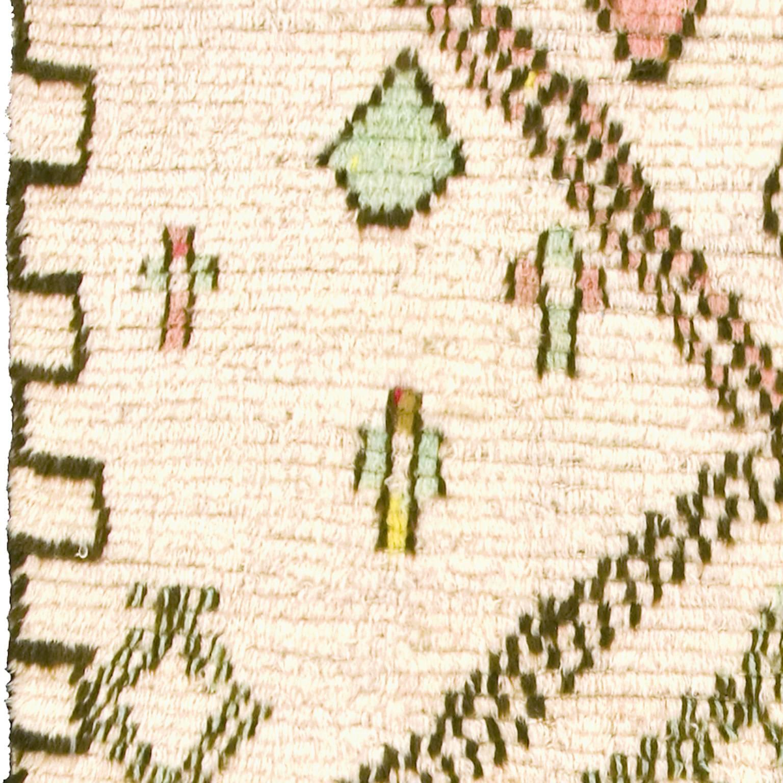 Wool Mid-20th Century Moroccan Beni Ouarain Carpet For Sale