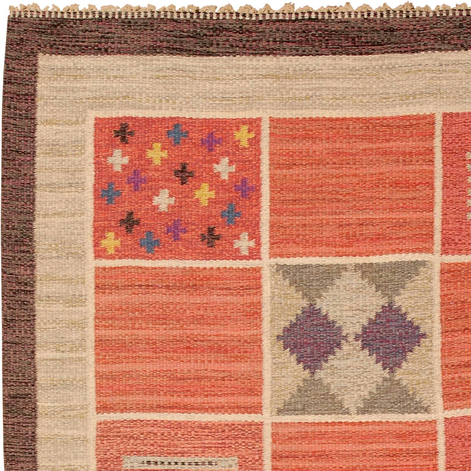 Hand-Woven Mid-20th Century Swedish Flat-Weave Rug For Sale