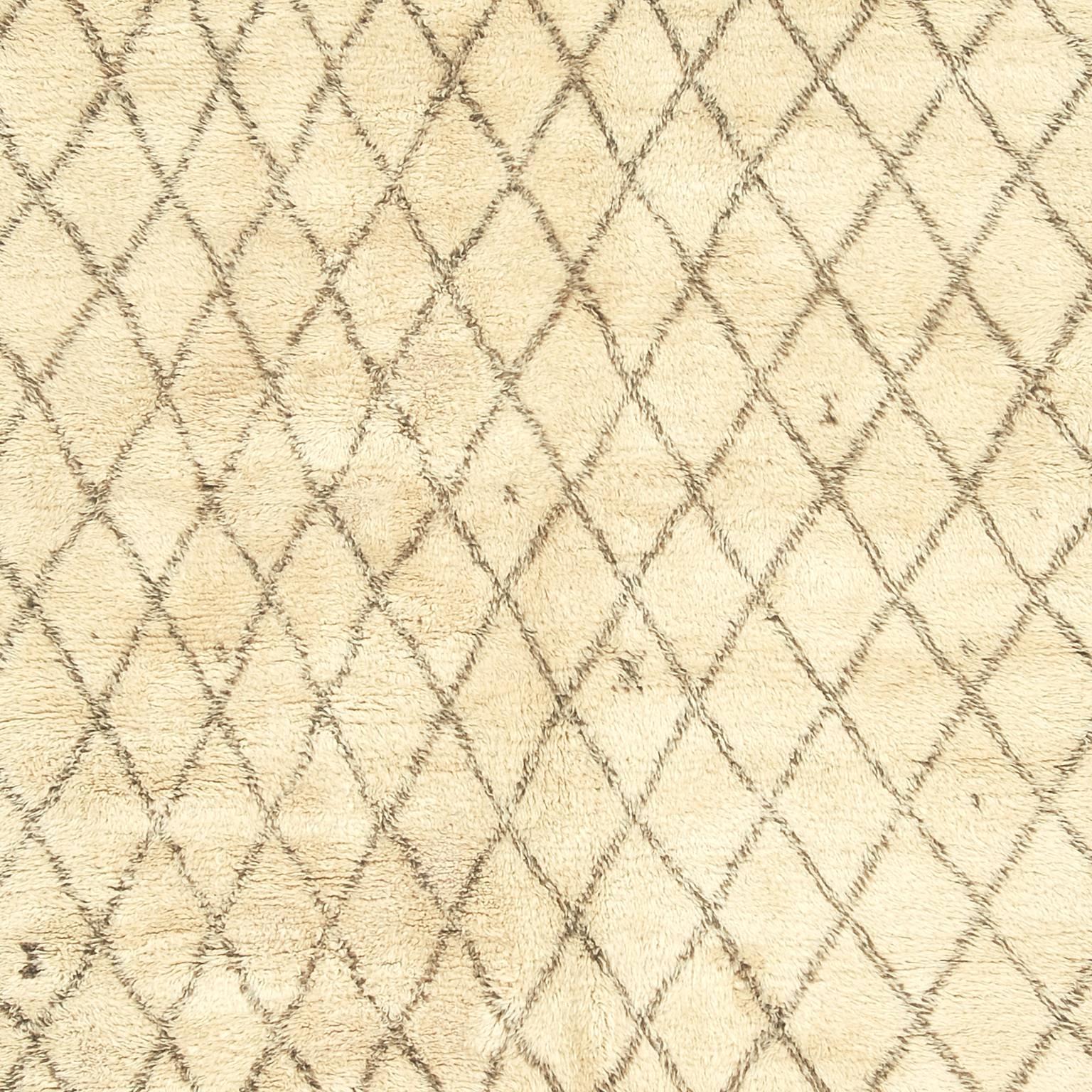Marokkanischer Beni Ourain-Teppich aus der Mitte des 20. Jahrhunderts (Handgewebt) im Angebot