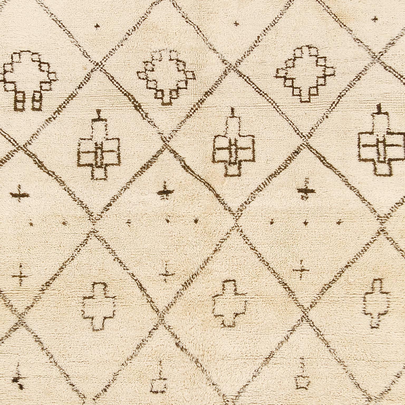 Marokkanischer Beni Ourain-Teppich aus der Mitte des 20. Jahrhunderts (Handgewebt) im Angebot