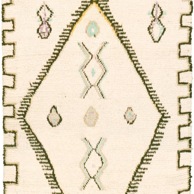 Mid-20th century Moroccan Beni Ourain rug
Morocco, circa mid-20th century
Handwoven.