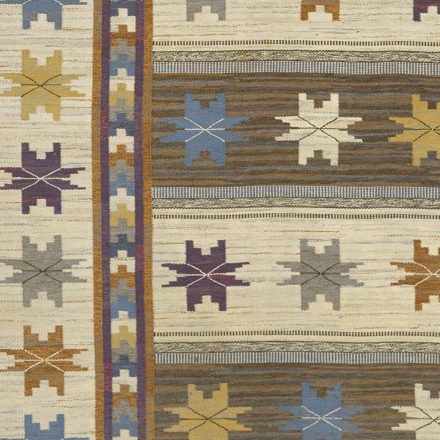 Swedish Flat-Weave Rug by AB Märta Måås-Fjetterström In Excellent Condition For Sale In New York, NY