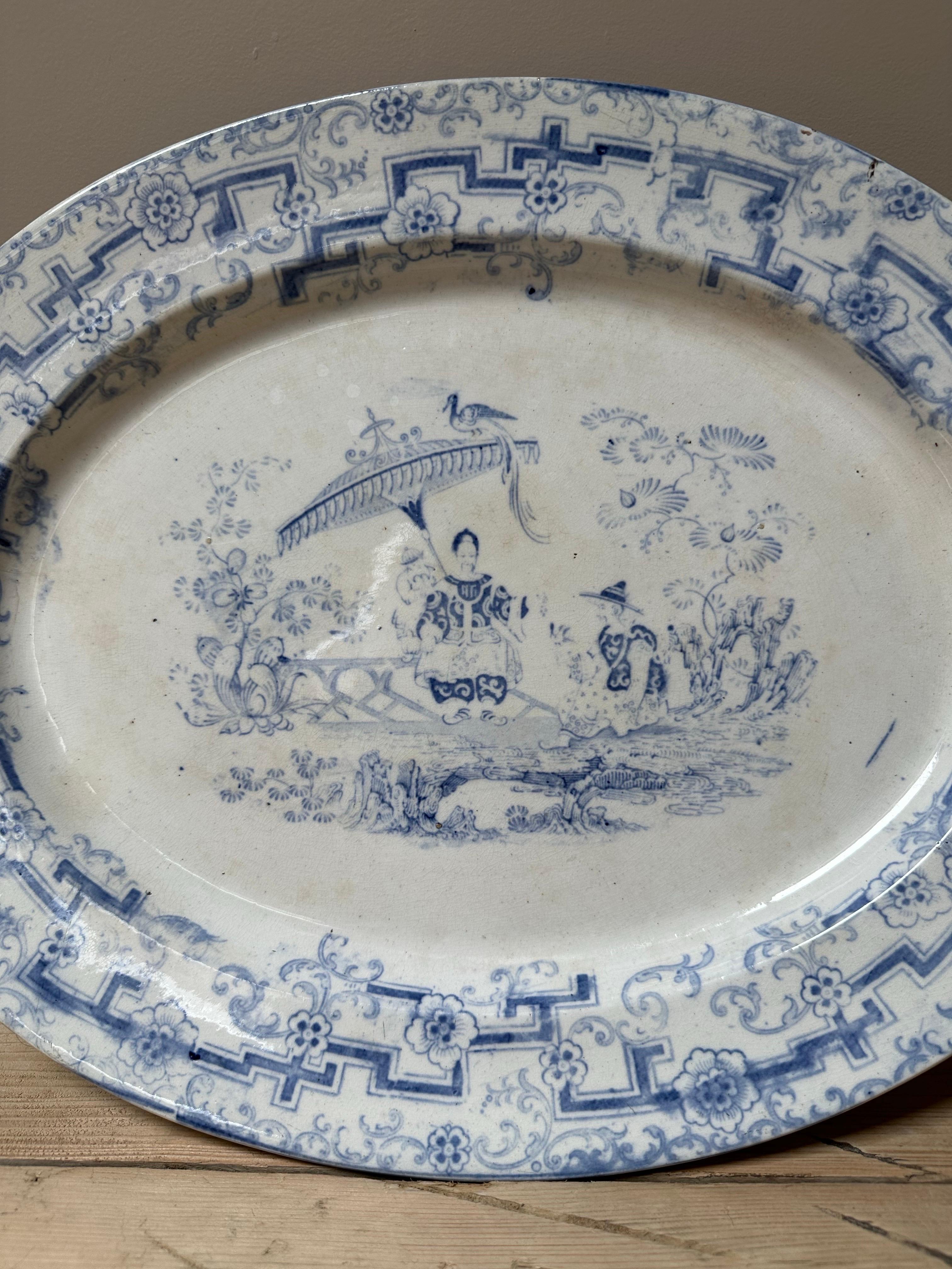 Fin du XIXe siècle Grand plat Pyrex à motif de saule, fin des années 1800 en vente