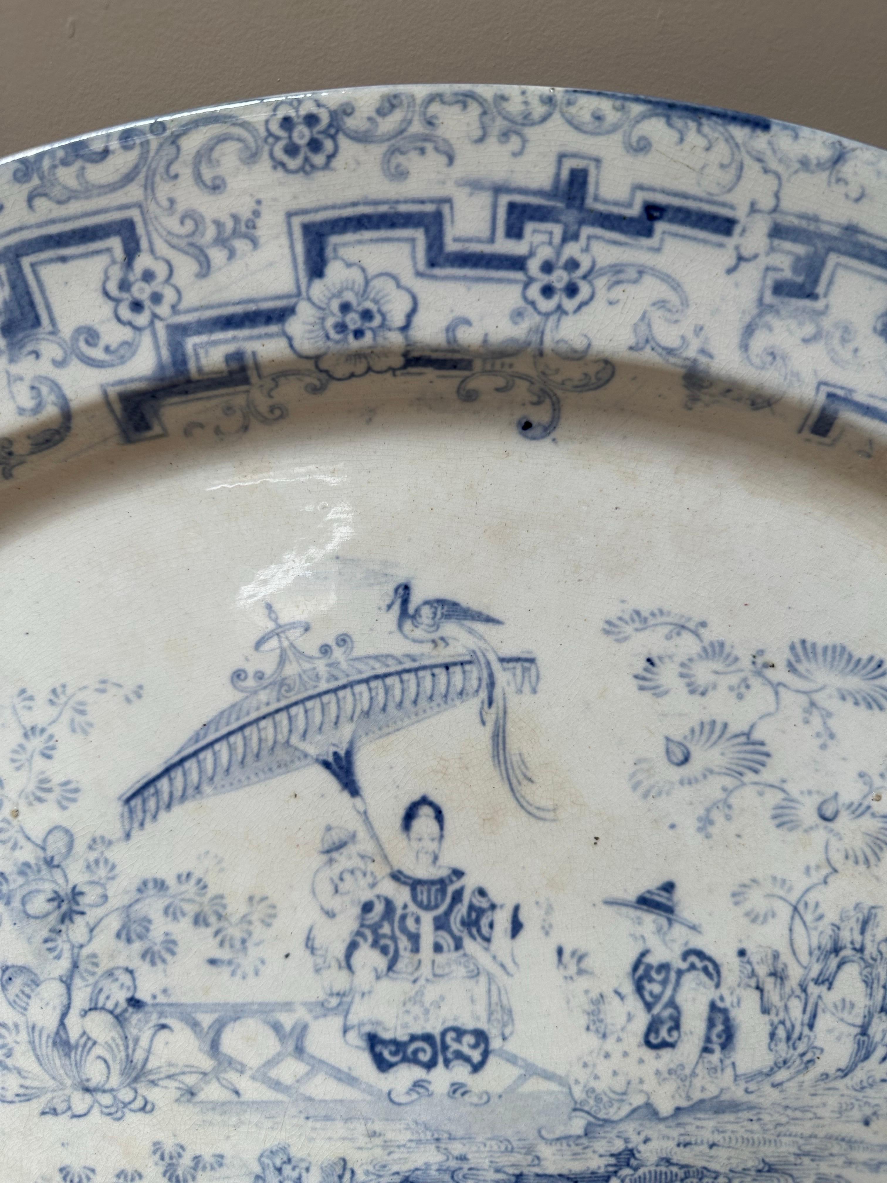 Grand plat Pyrex à motif de saule, fin des années 1800 en vente 1