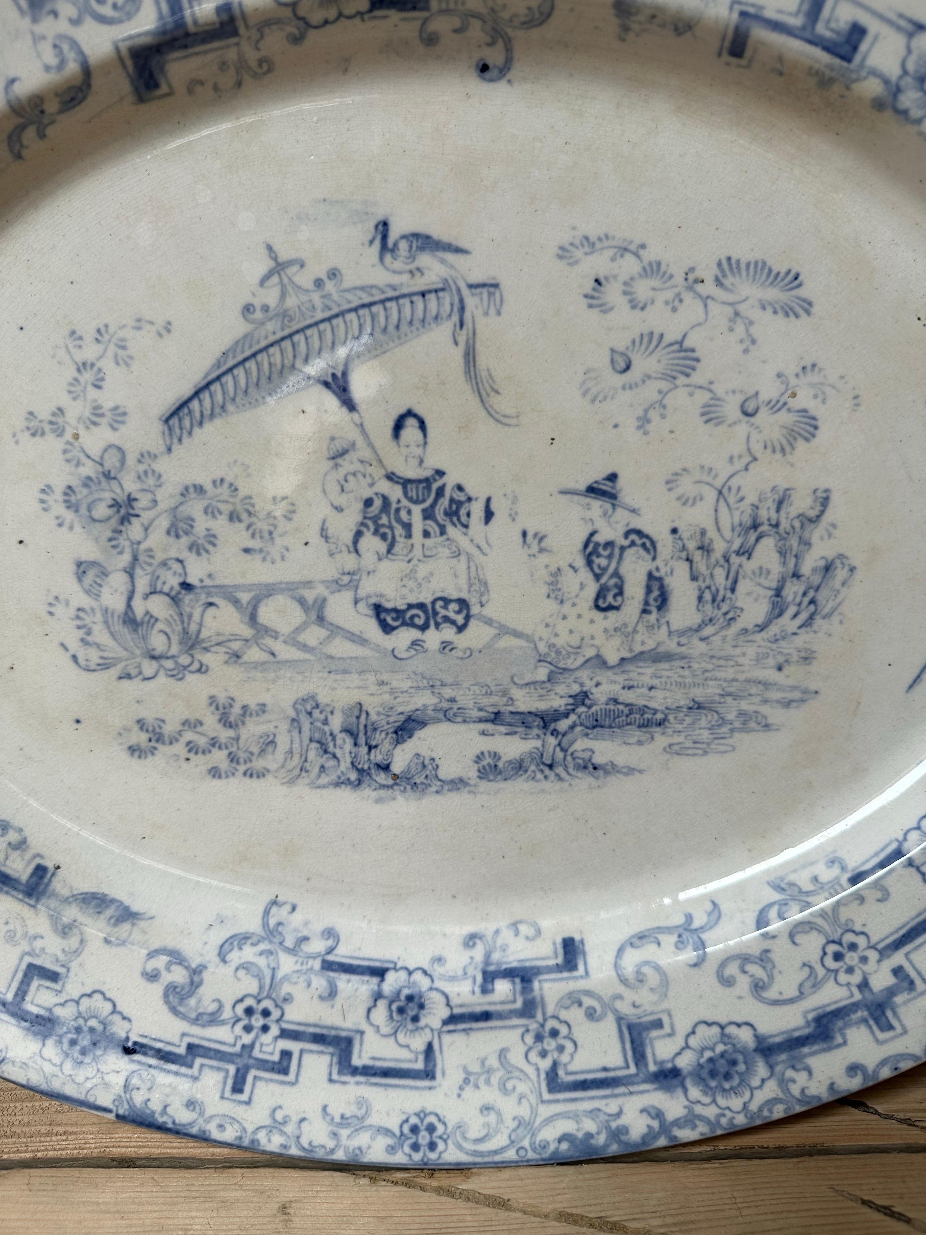 Grand plat Pyrex à motif de saule, fin des années 1800 en vente 3