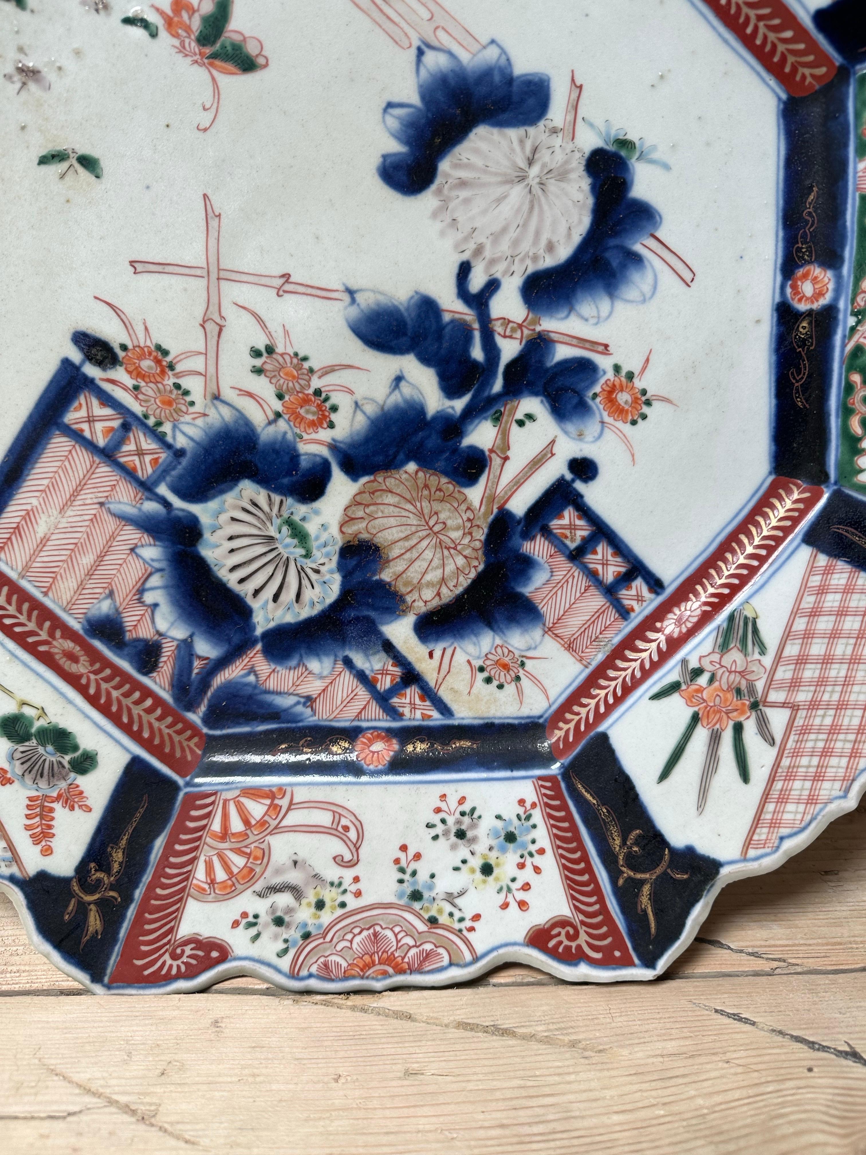 Assiette octogonale japonaise Imari Porcelain, peinte à la main, époque Meiji en vente 4