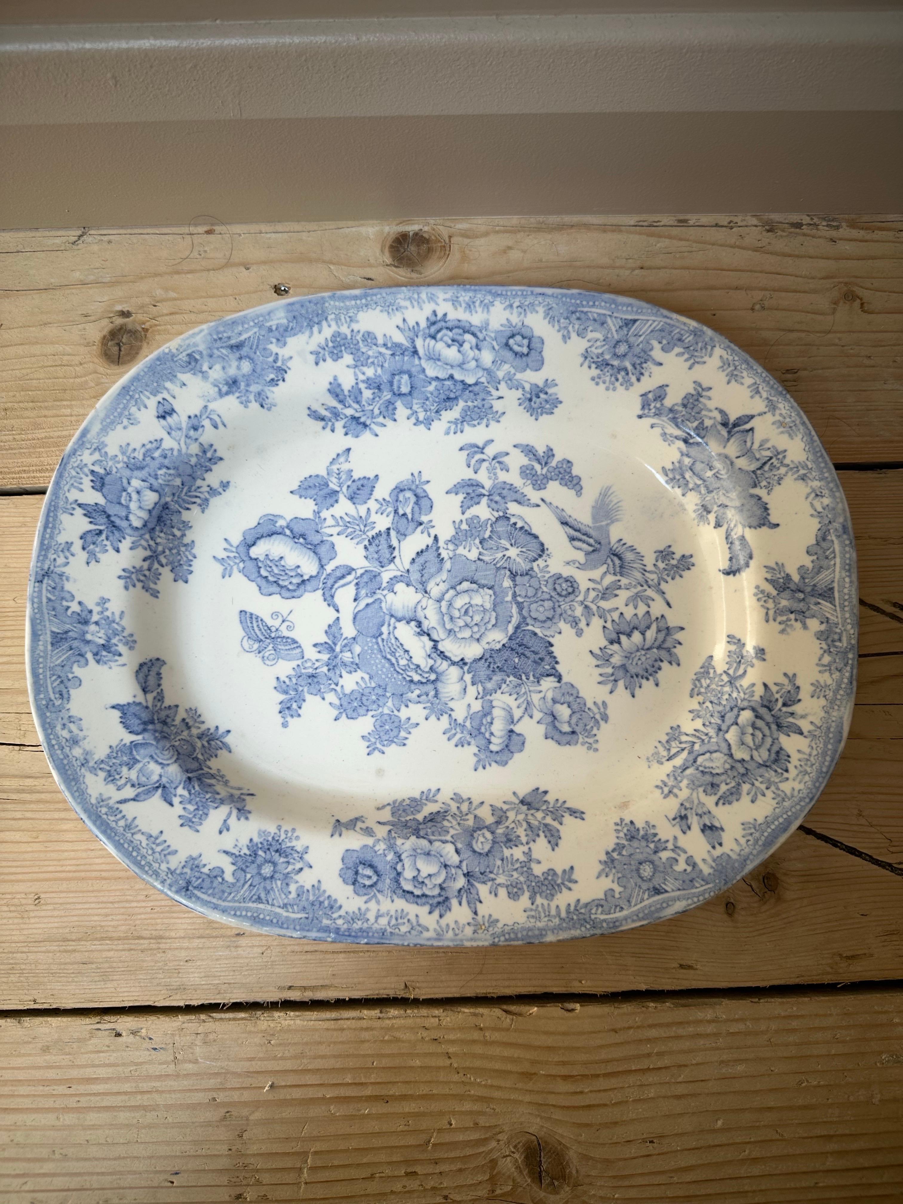 Plat moyen bleu et blanc en forme de faisan asiatique, 19e siècle Bon état - En vente à Worcester Park, GB