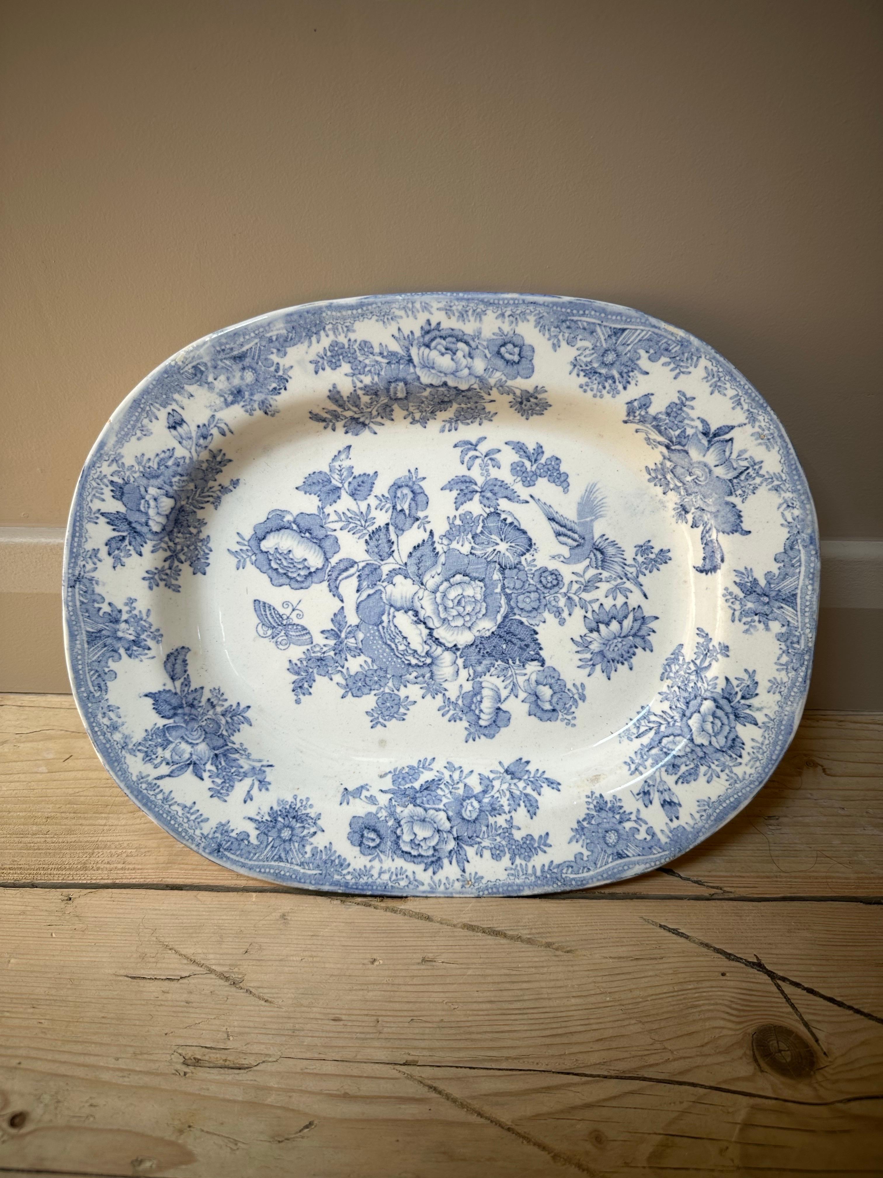 Plat moyen bleu et blanc en forme de faisan asiatique, 19e siècle en vente 5
