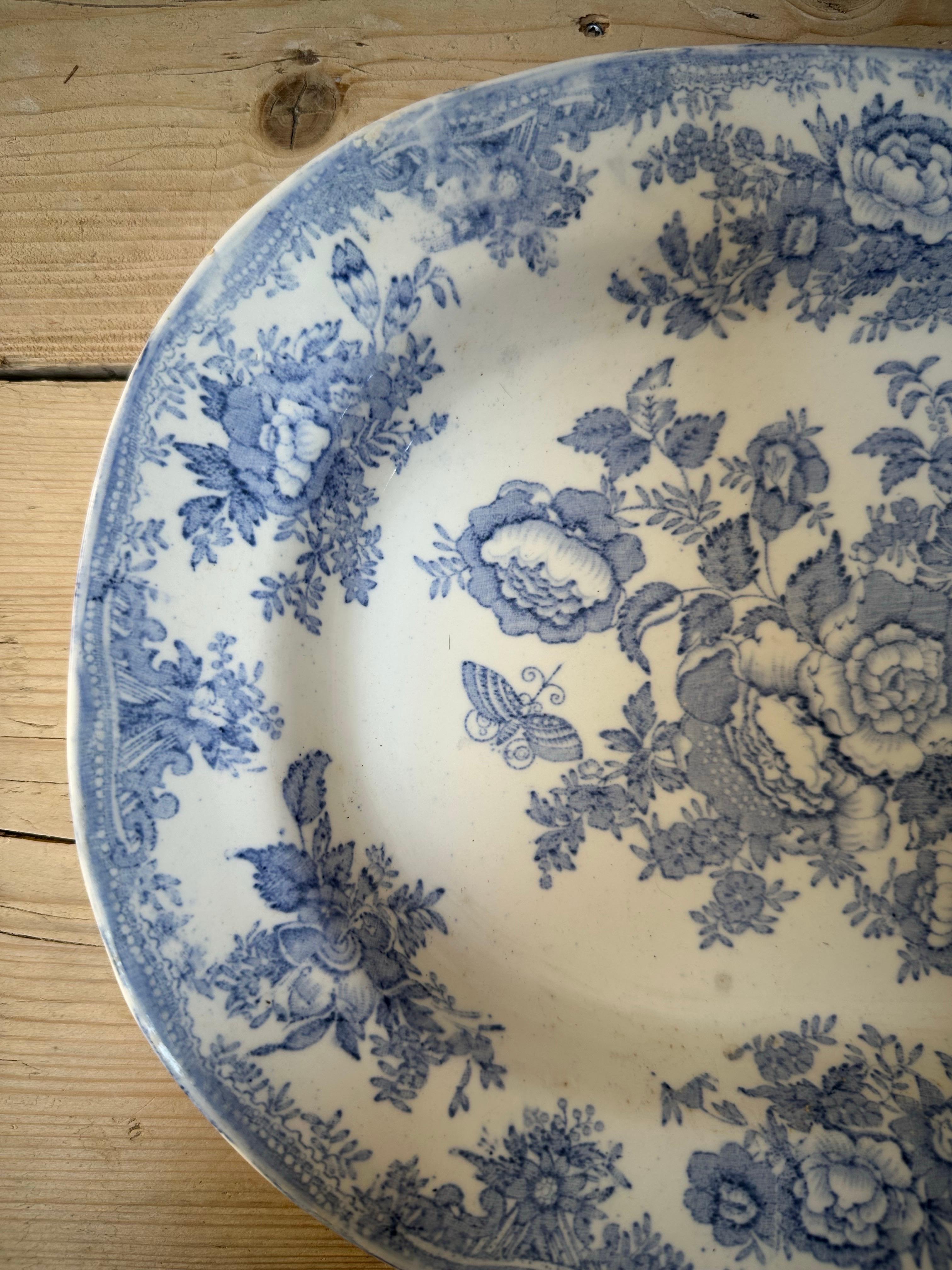 Plat moyen bleu et blanc en forme de faisan asiatique, 19e siècle en vente 7
