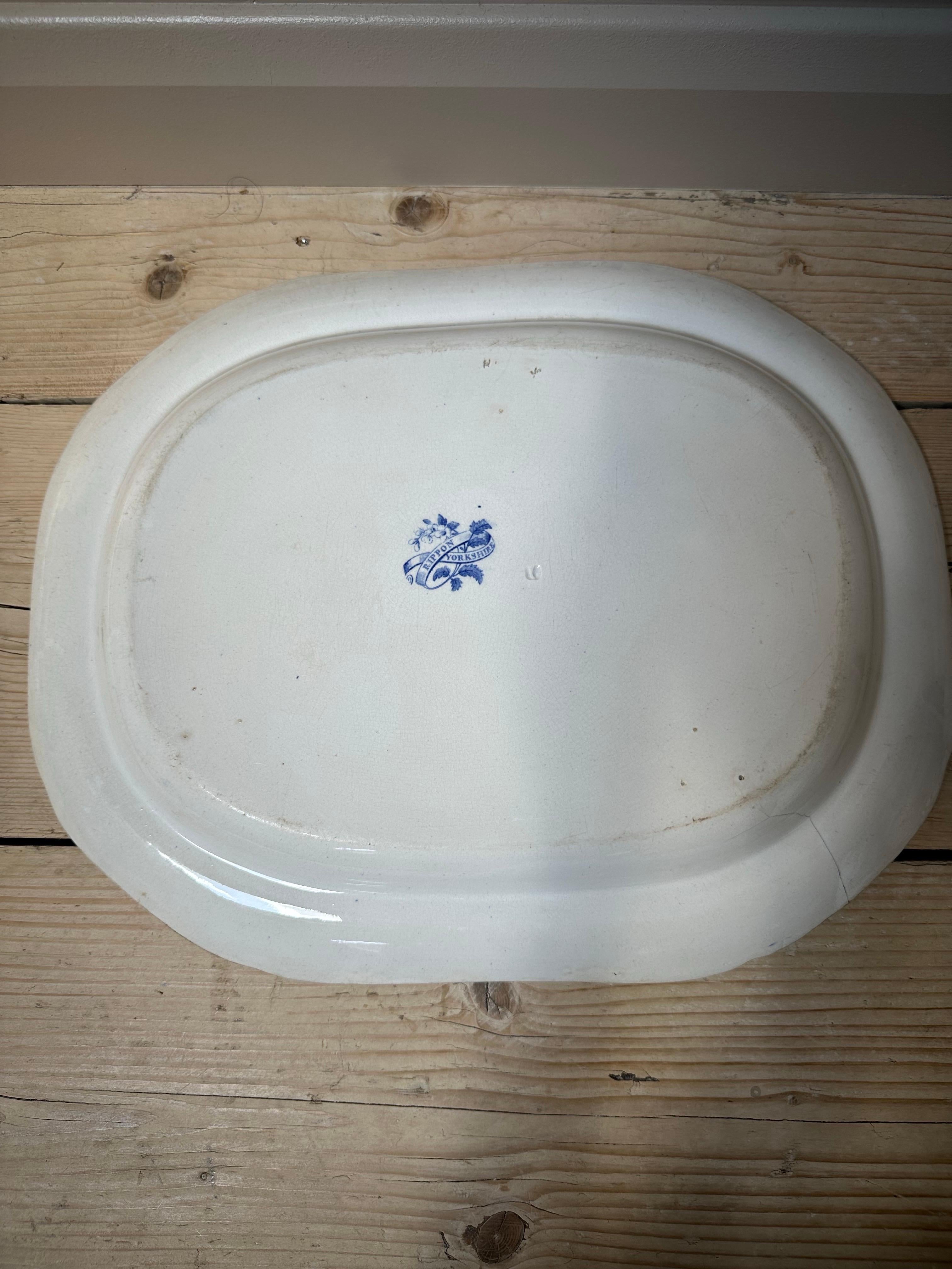 Grand plat bleu et blanc en Staffordshire d'époque Régence en vente 12