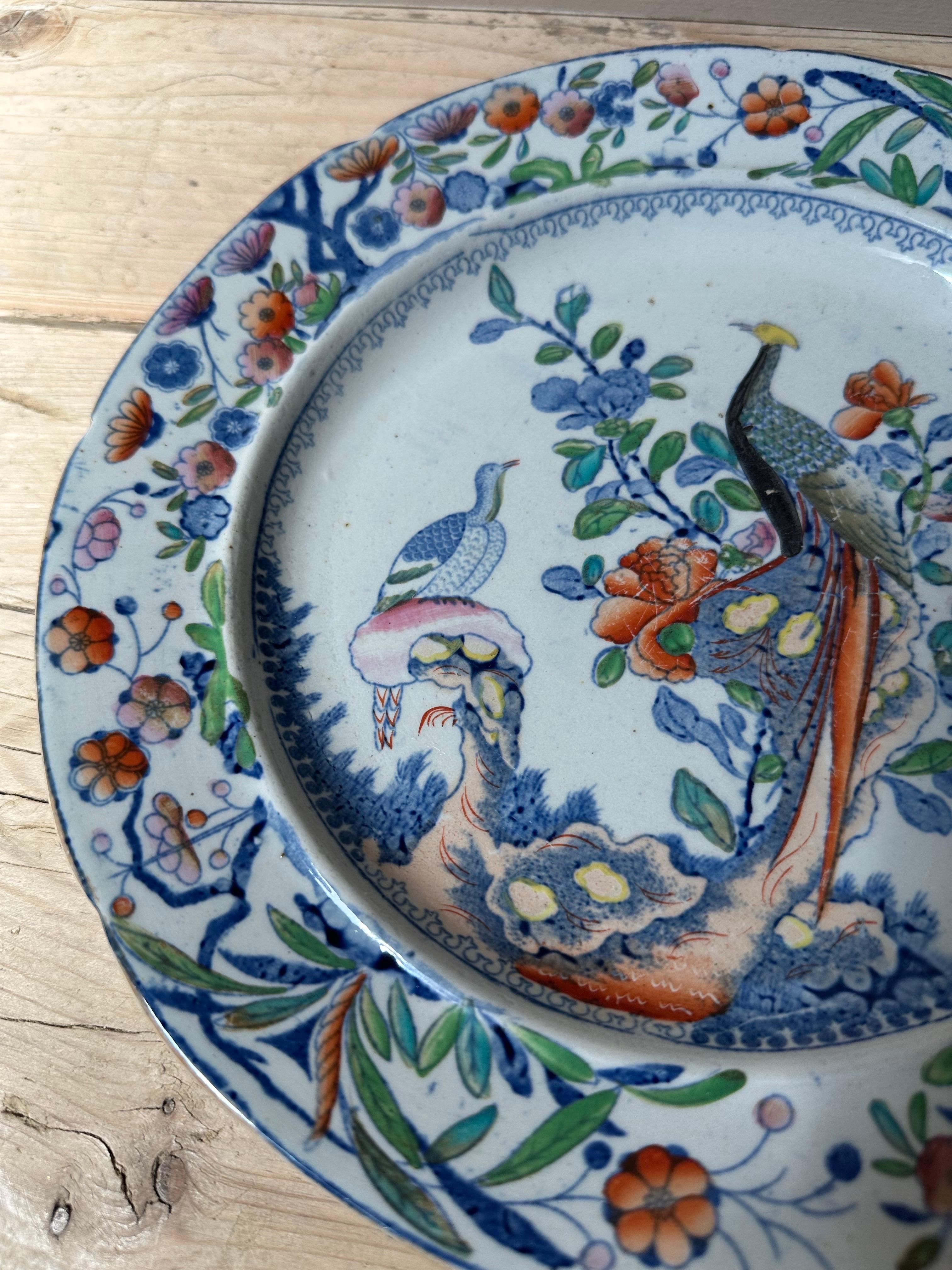 Piatto in pietra di Staffordshire con pavoni e bordo floreale del XIX secolo in vendita 5