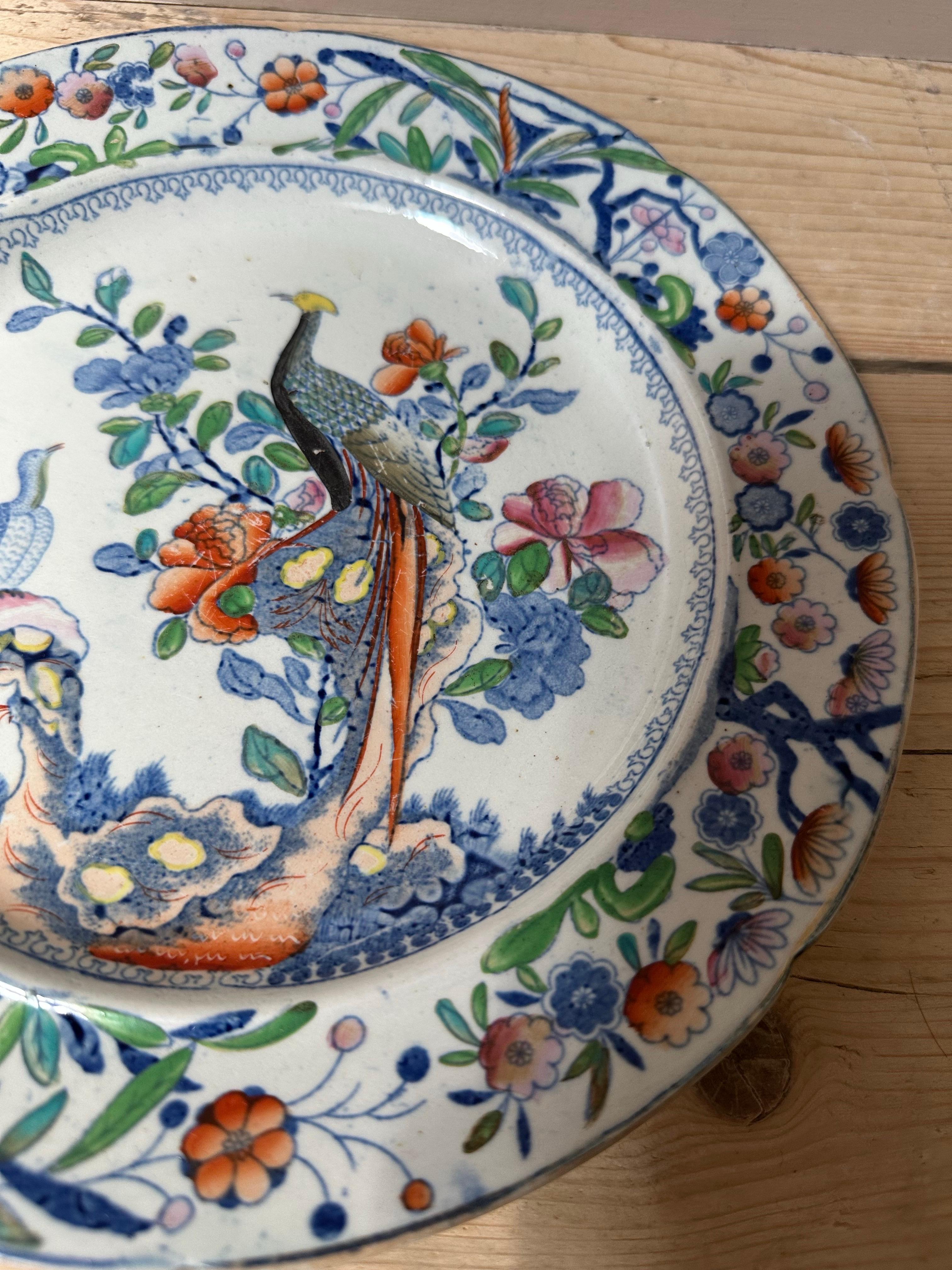 Piatto in pietra di Staffordshire con pavoni e bordo floreale del XIX secolo in vendita 6