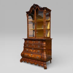 Armoire-coffre hollandaise en marqueterie de noyer du XVIIIe siècle, signée Edwards & Roberts