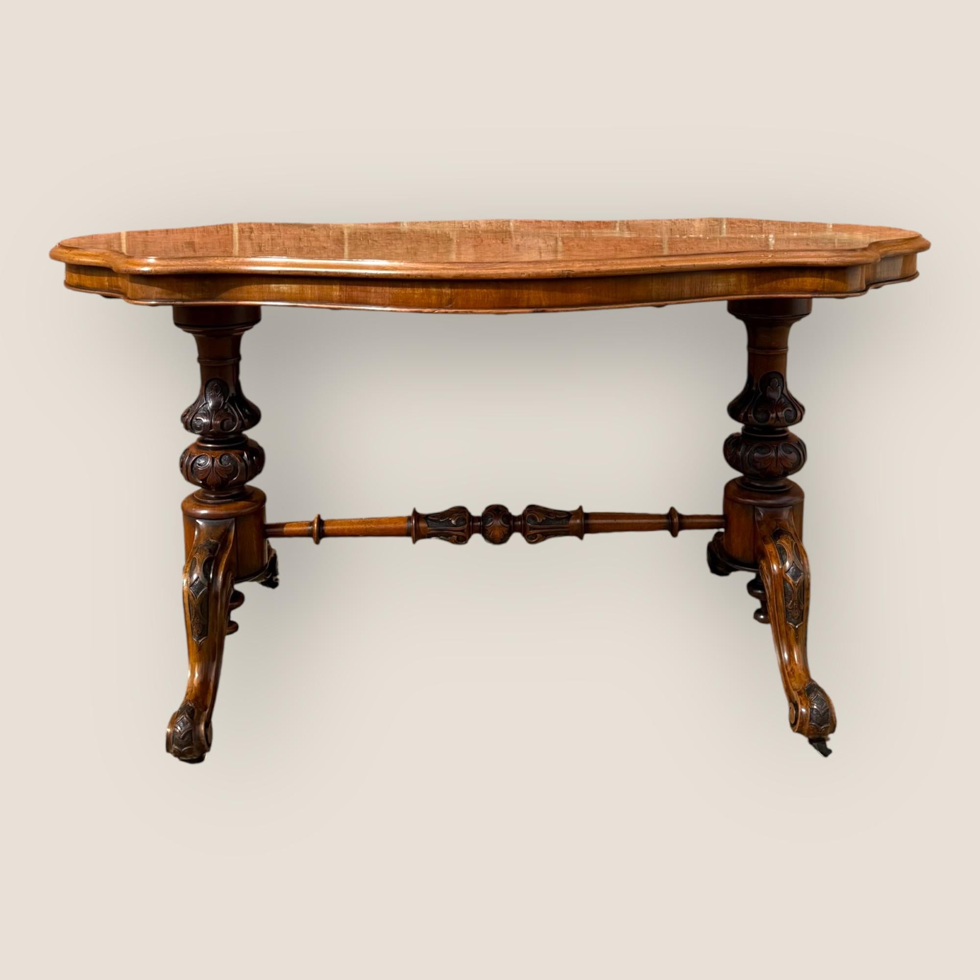 19th Century Victorian Burr Walnut Centre Table For Sale