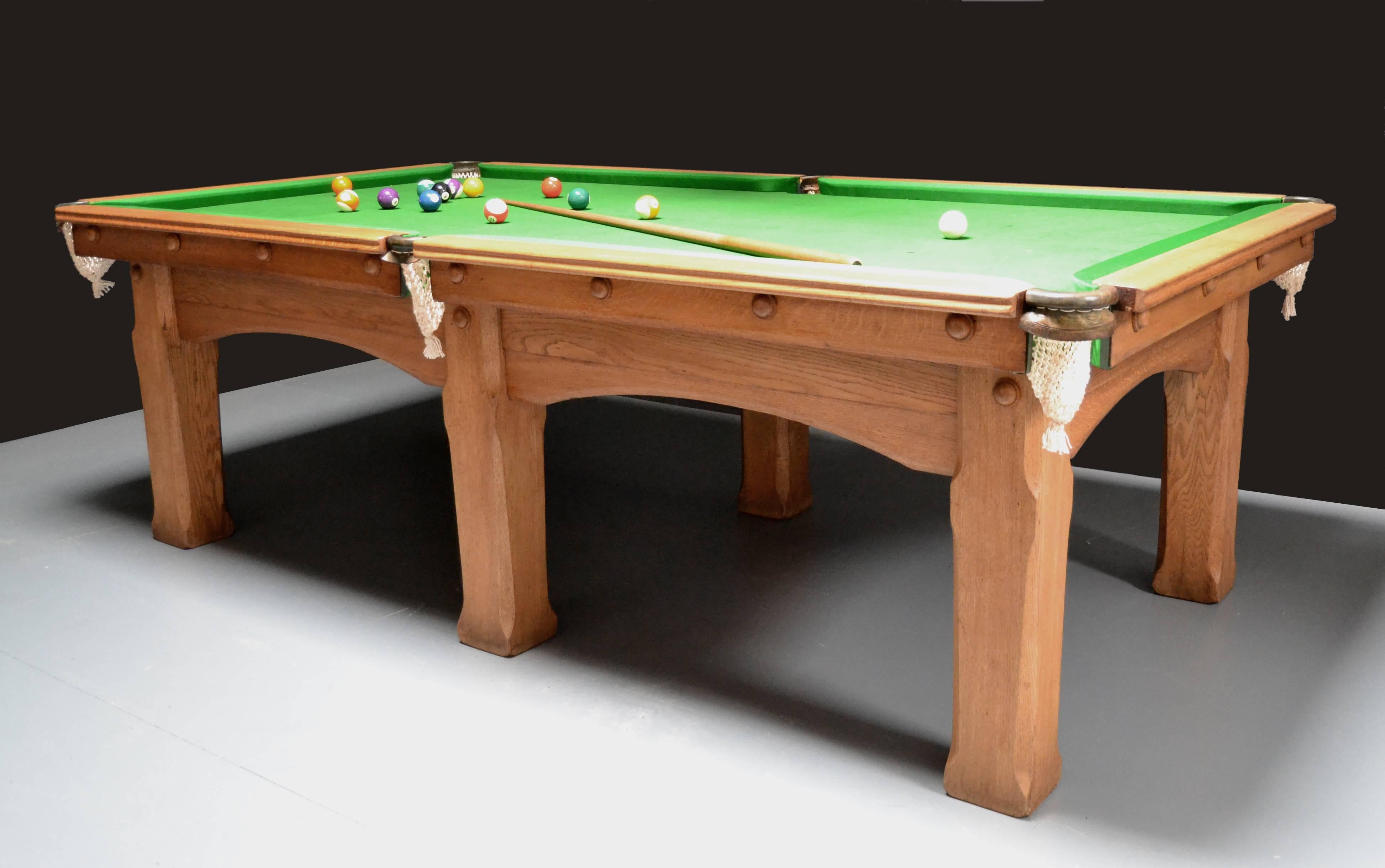 Billiard Snooker or Pool Table Arts and Crafts In Excellent Condition In Chilcompton, Radstock