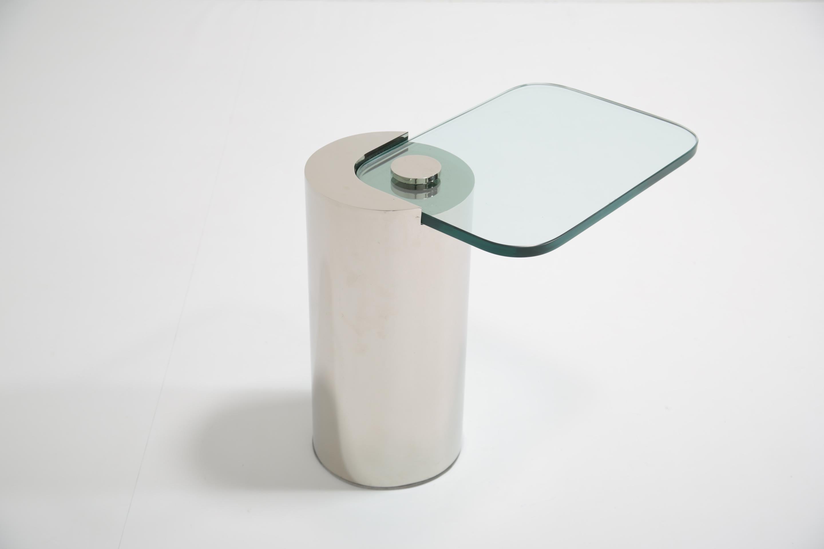 Verre Table Cocktail Cantilever en verre et chrome du milieu du siècle par Karl Springer, années 1970. en vente