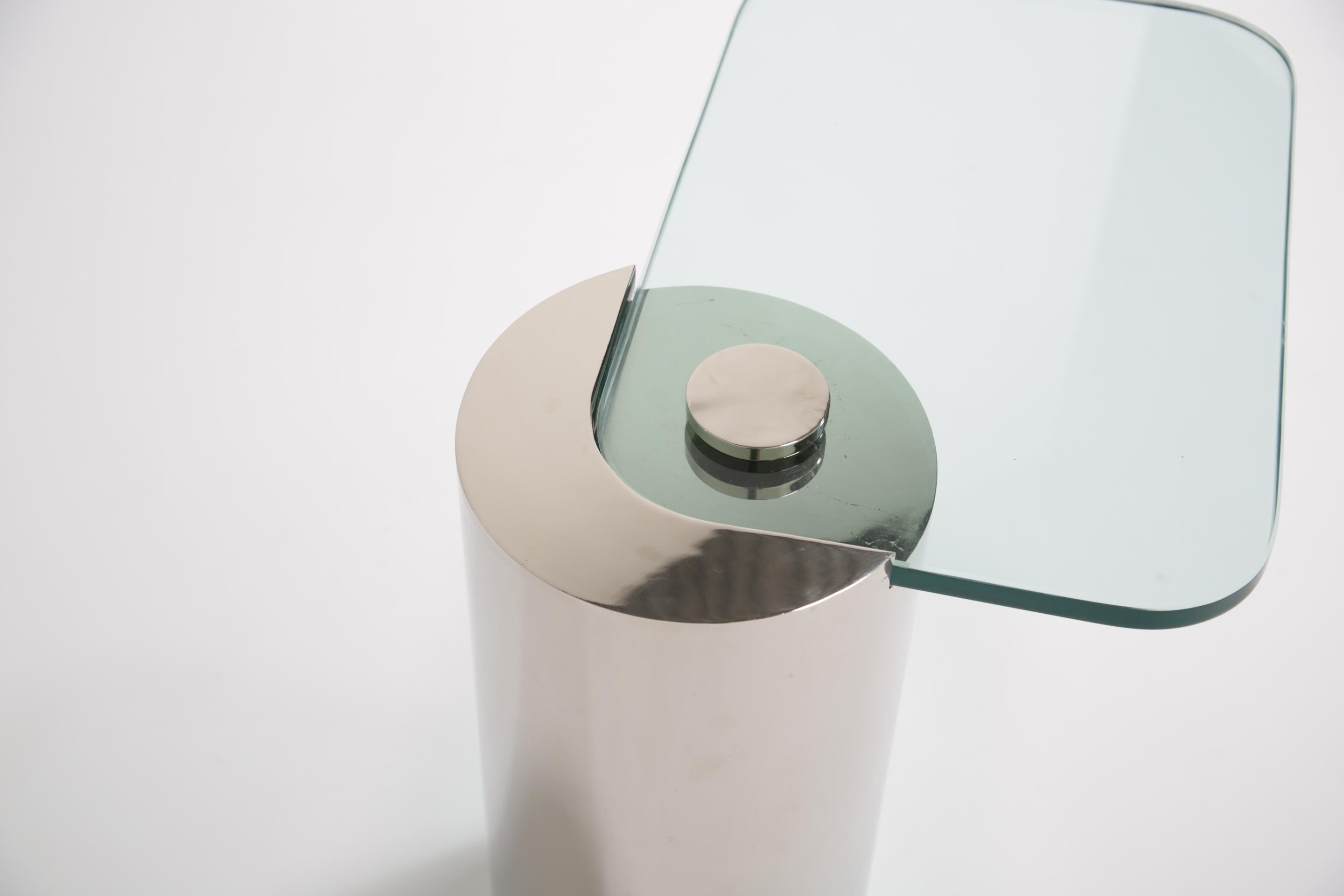 20ième siècle Table Cocktail Cantilever en verre et chrome du milieu du siècle par Karl Springer, années 1970. en vente