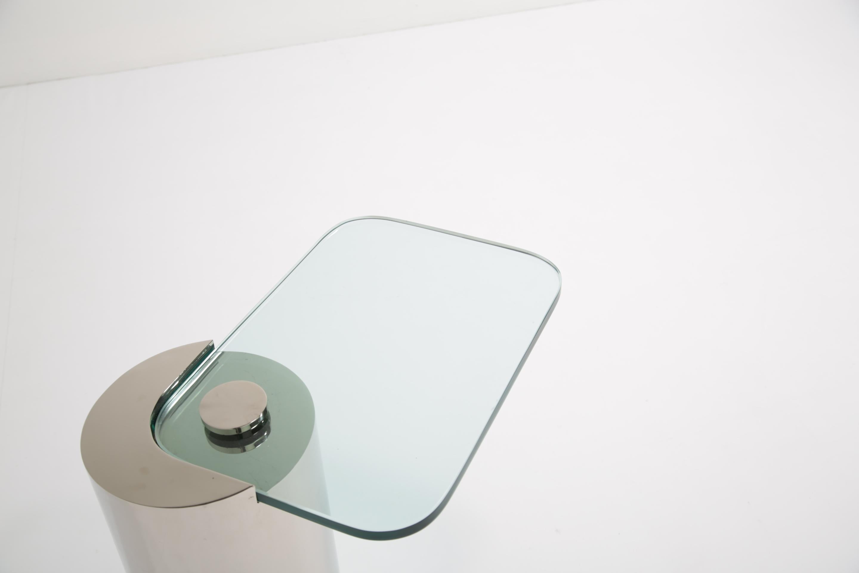 Table Cocktail Cantilever en verre et chrome du milieu du siècle par Karl Springer, années 1970. en vente 1