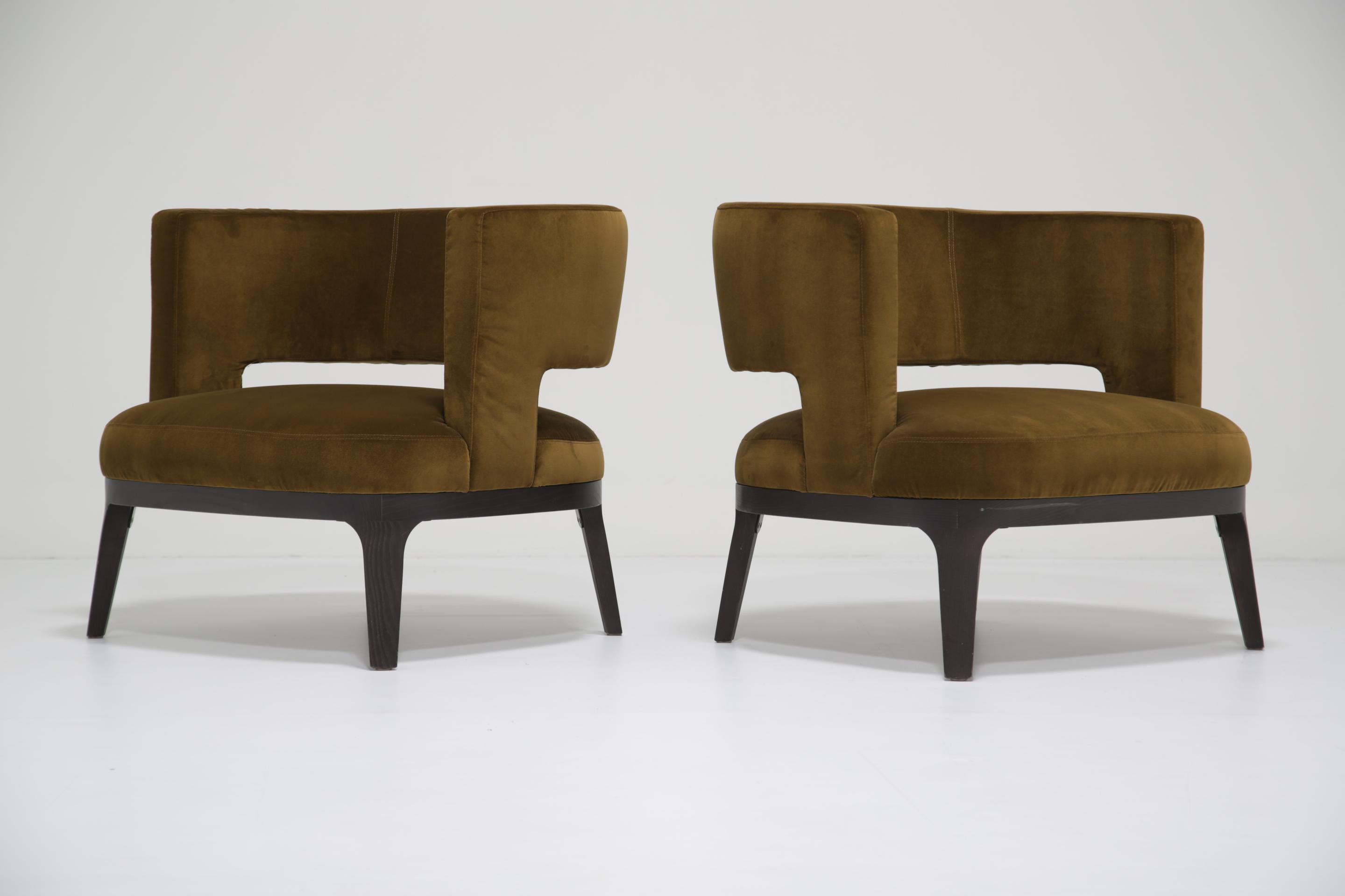 Mid-Century moderno Coppia di poltrone moderne in velluto verde oliva di Roberto Lazzeroni, Flexform in vendita